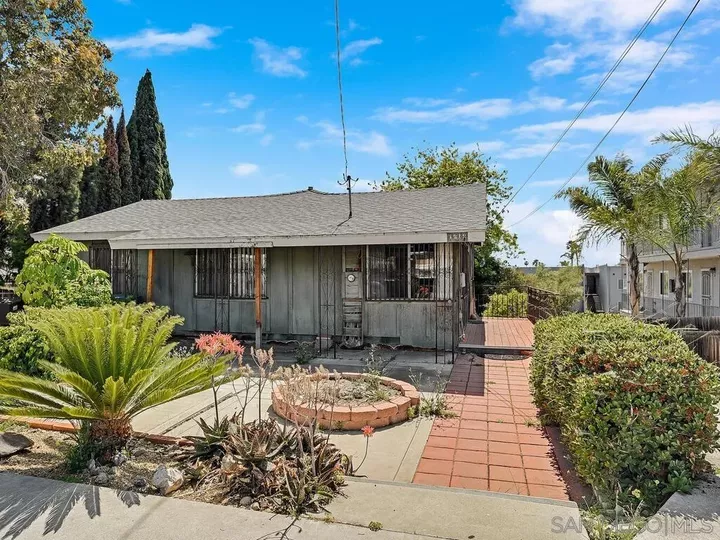 Property Photo: 1212 Fifth Ave CA 91911