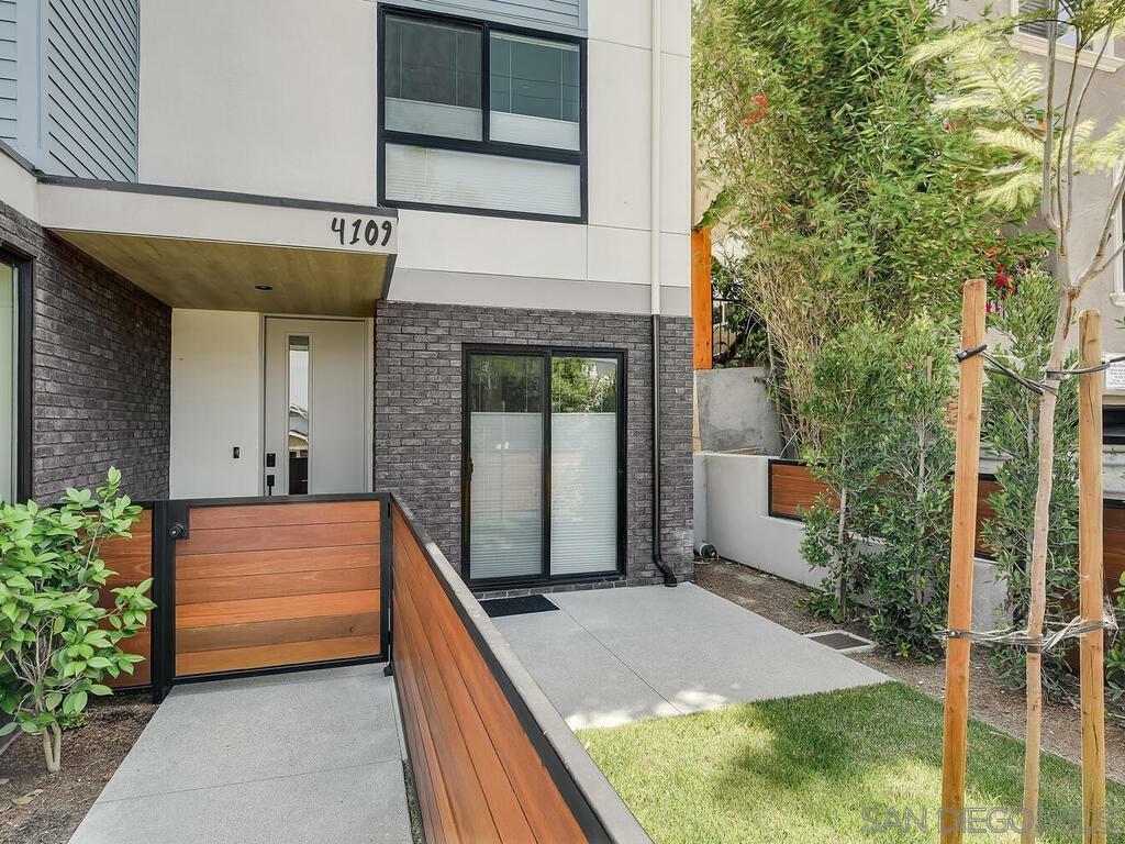 Property Photo: 4109 Udall St CA 92107