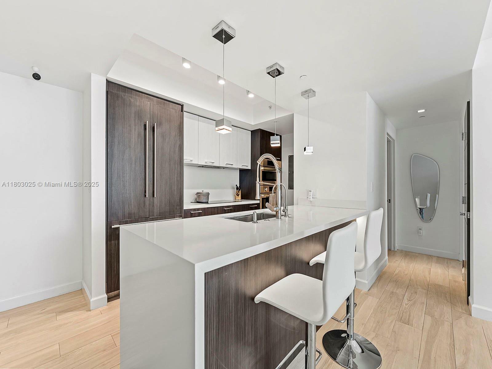 Property Photo: 500 Brickell Ave 2203 FL 33131