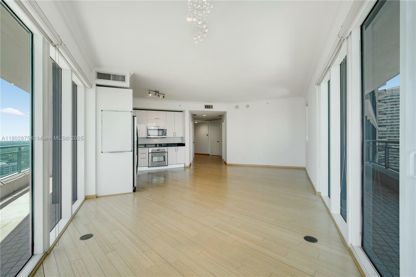 Property Photo: 60 SW 13th St 2100 FL 33130