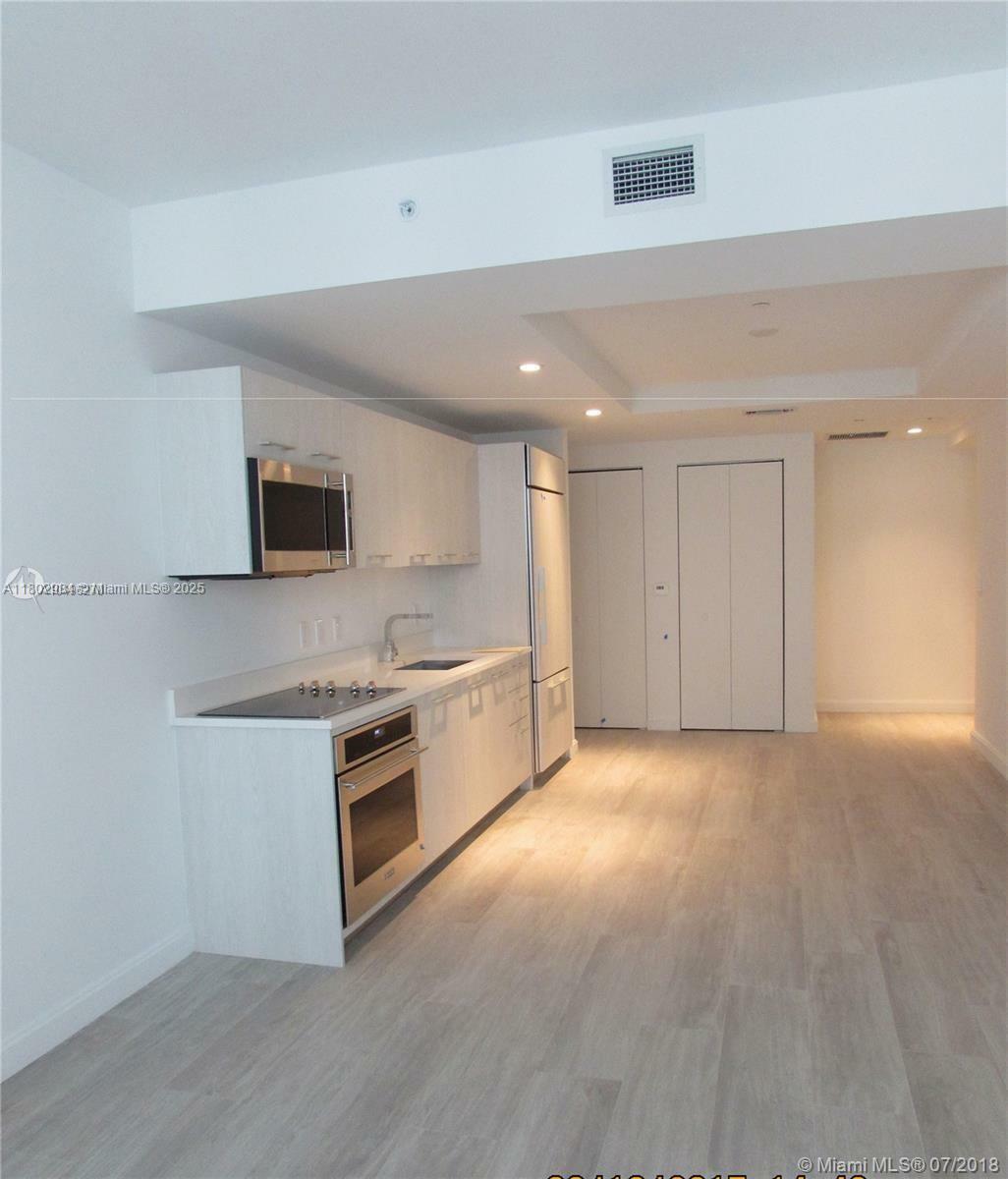 Property Photo: 55 SW 9th St 3409 FL 33130