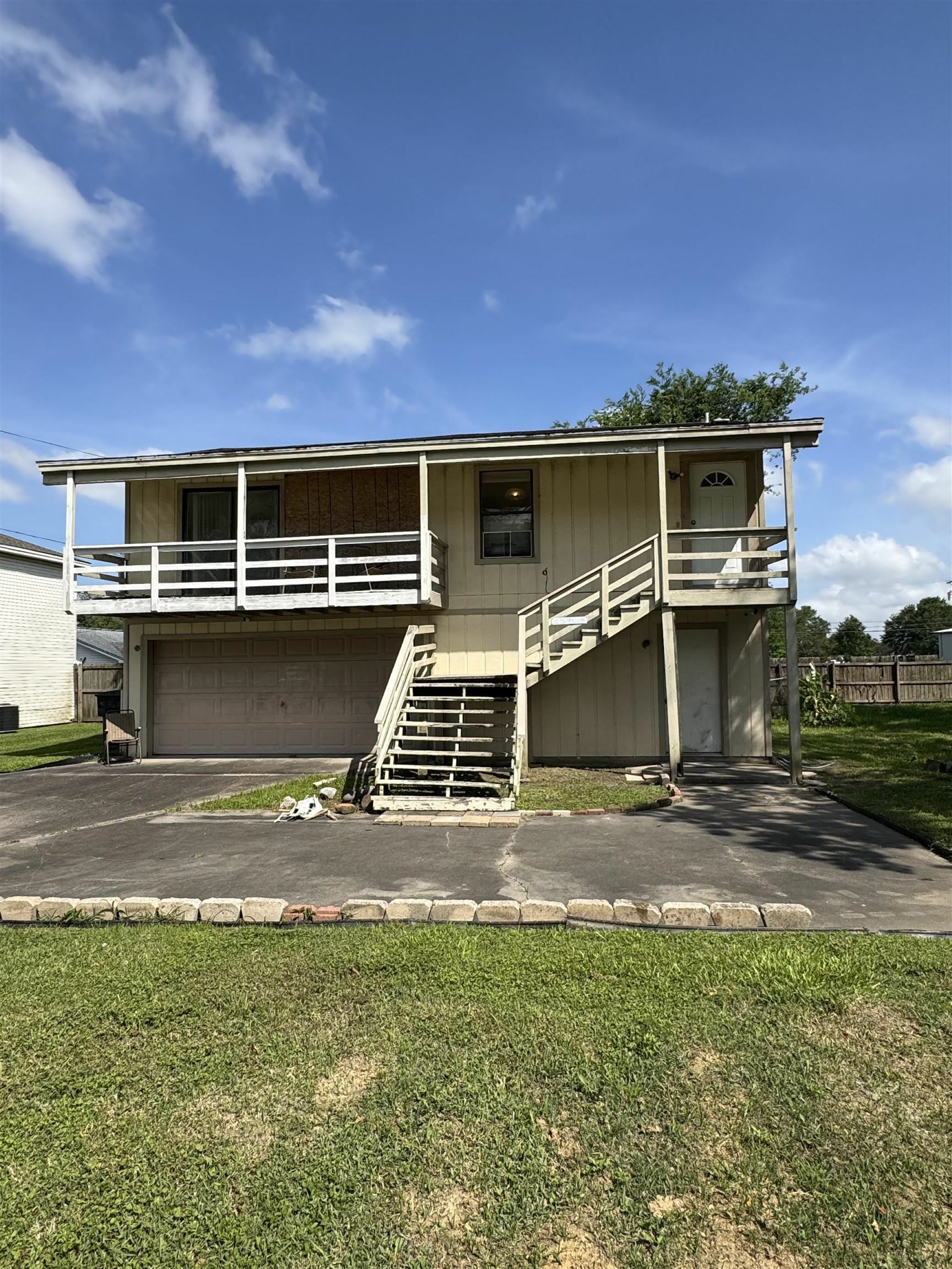 Property Photo: 511 Atlanta Ave TX 77627