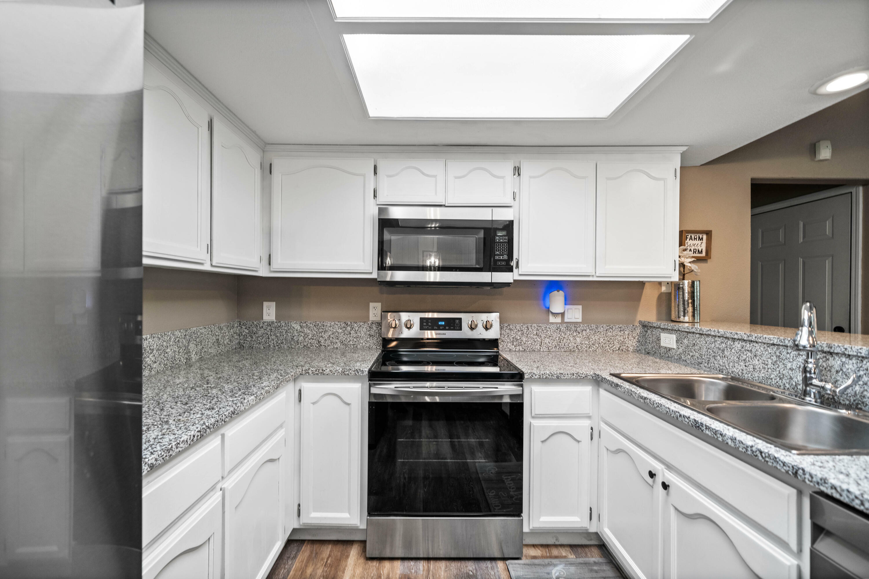 Property Photo: 3608 Oasis Road CA 96003