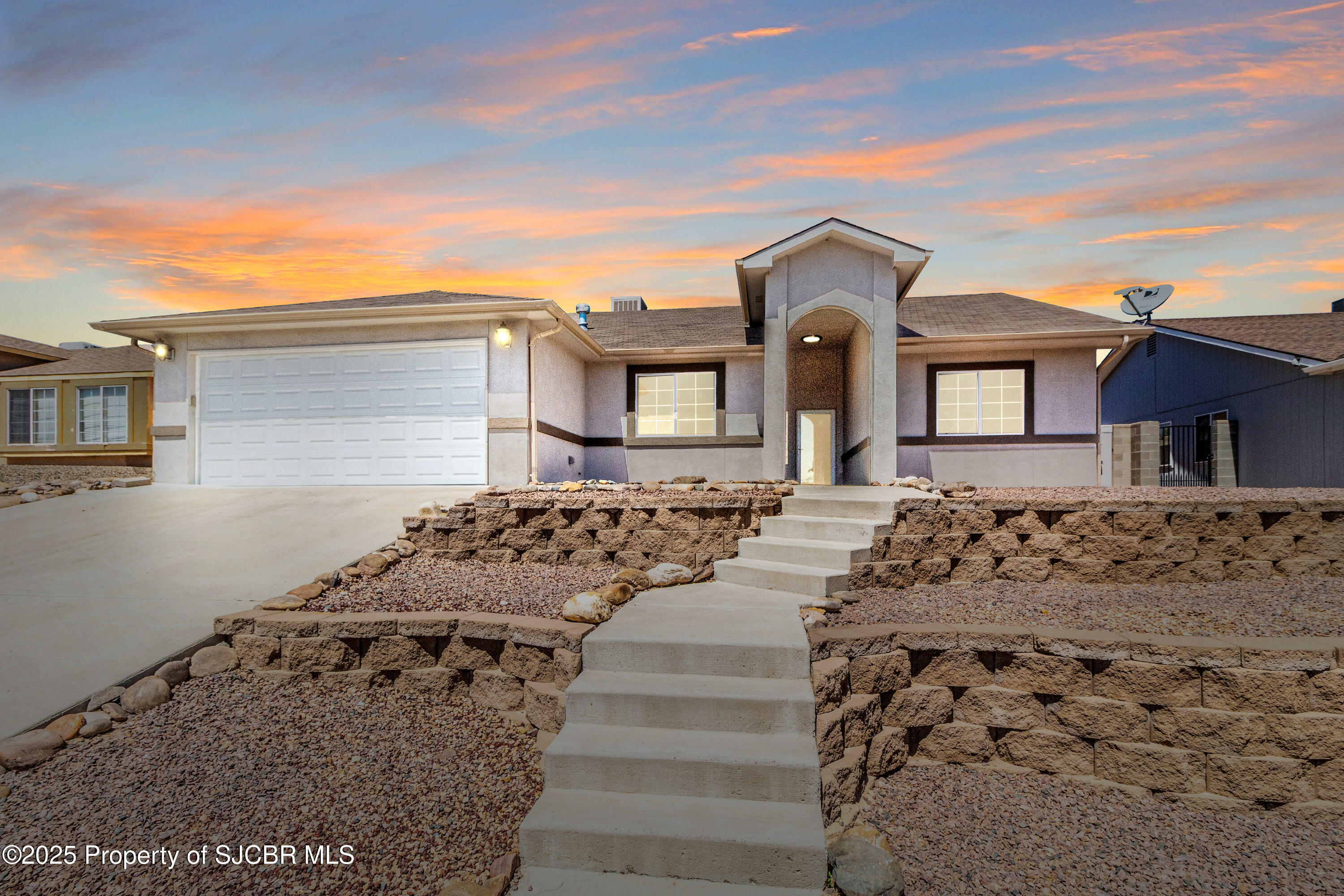 Property Photo: 4015 Abbey Road NM 87402
