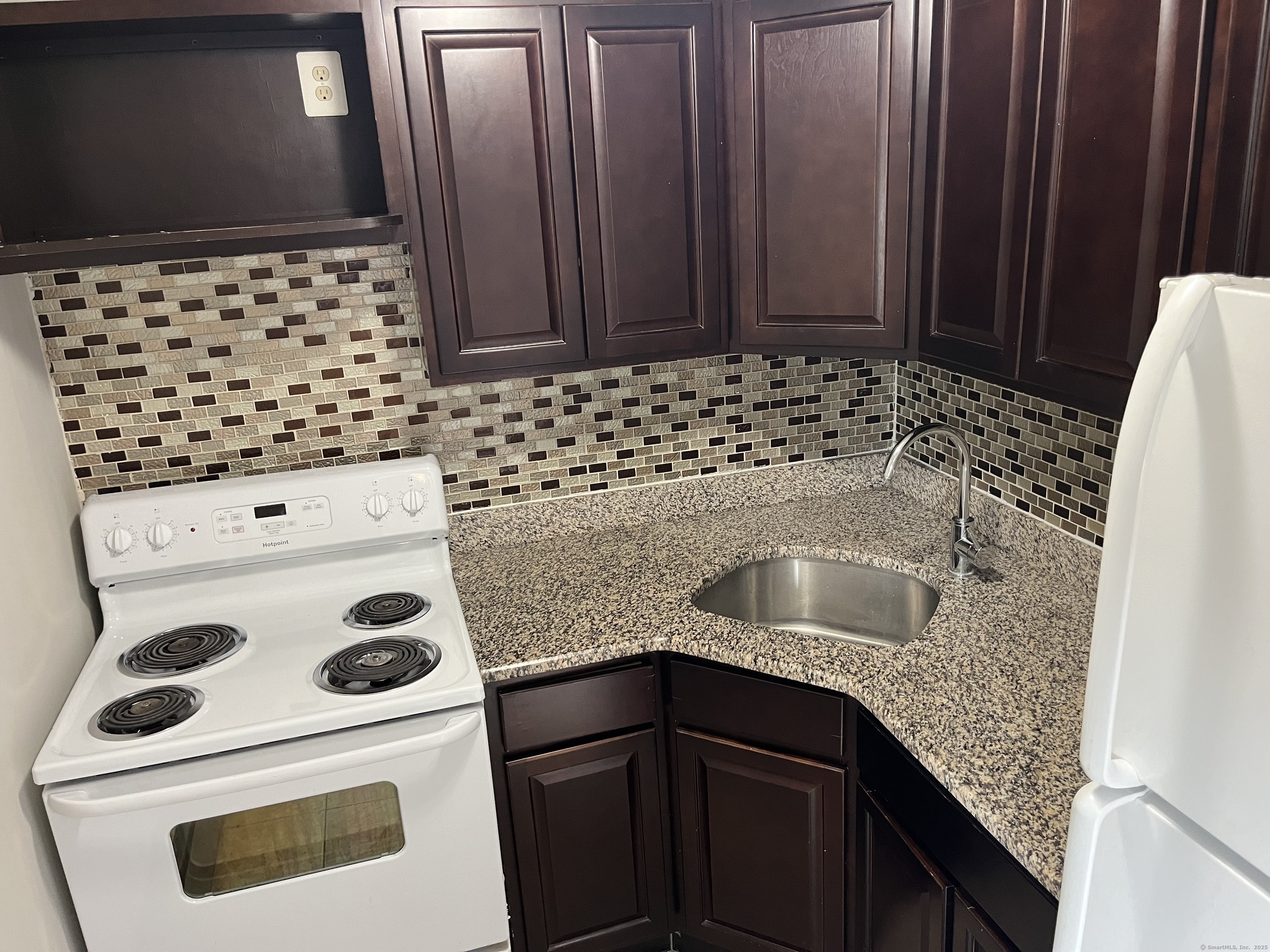 Property Photo: 32 Cook Avenue 101 CT 06451