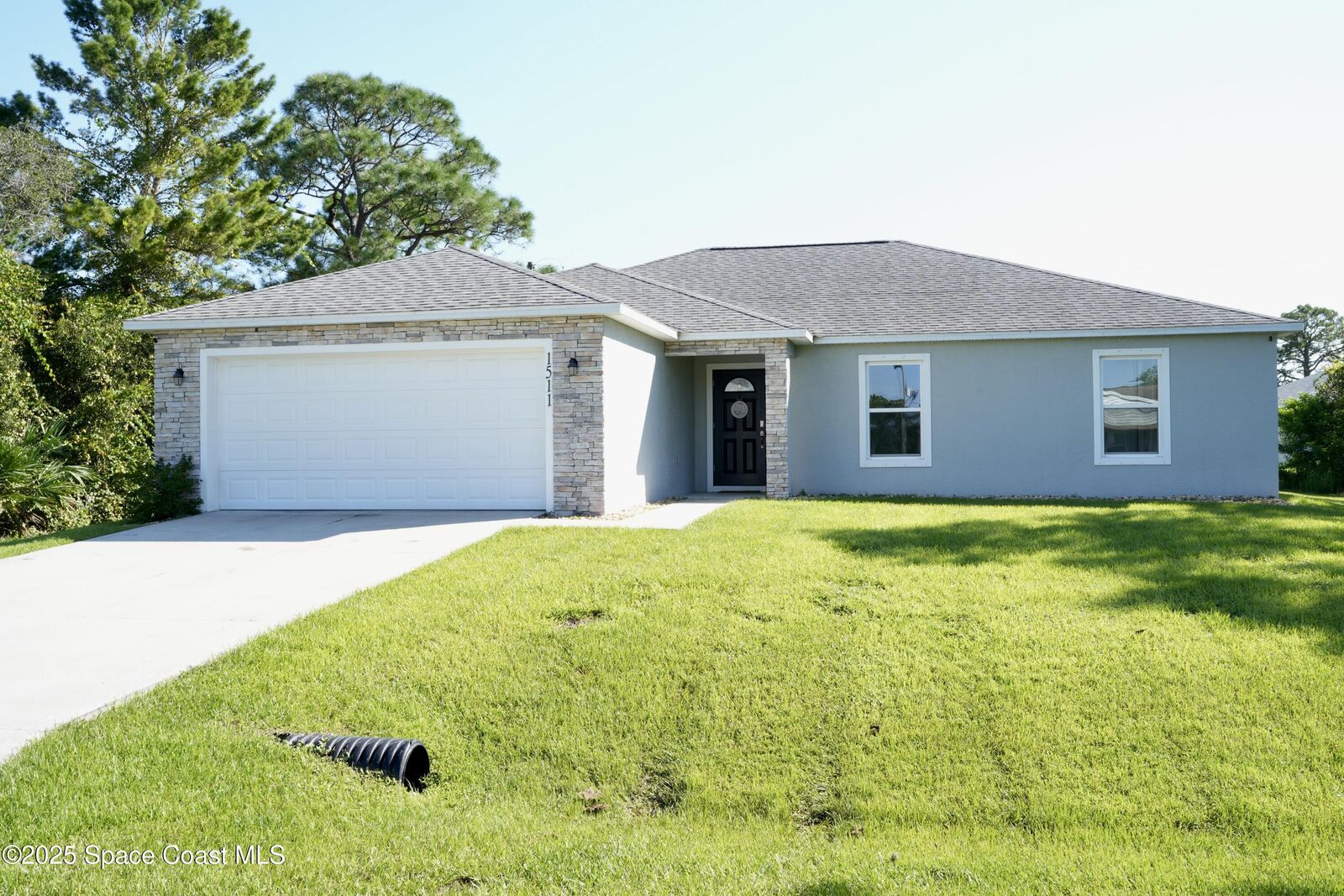 Property Photo: 1511 Rushmore Avenue SE FL 32909