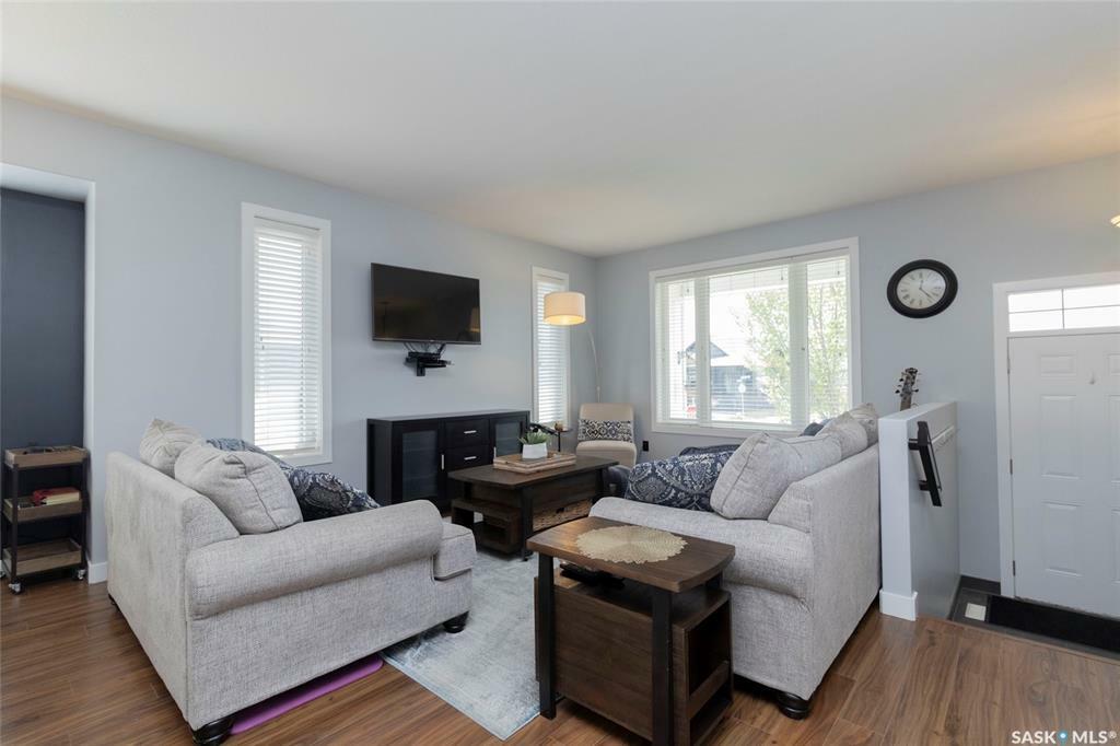Property Photo: 227 Meadows Boulevard SK S7V 0E9
