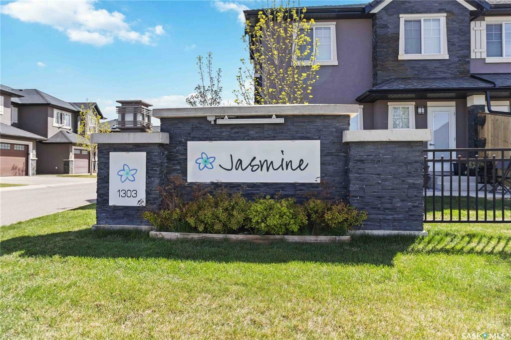 Property Photo: 1303 Paton Crescent 205 SK S7W 0P7