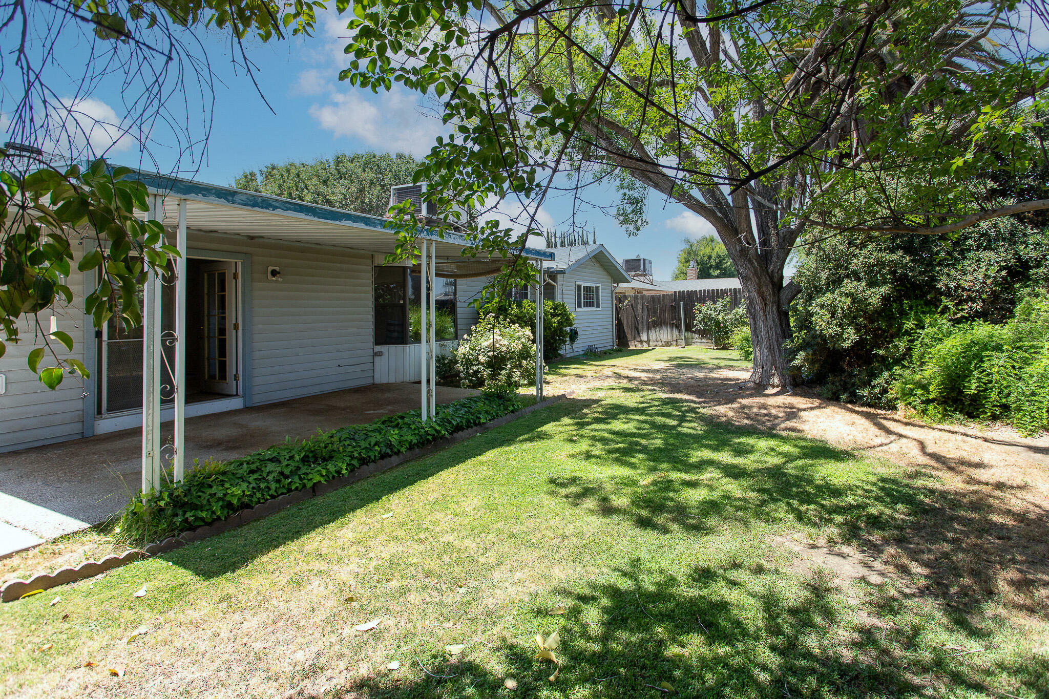 3614 W Pryor Avenue  Visalia CA 93277 photo
