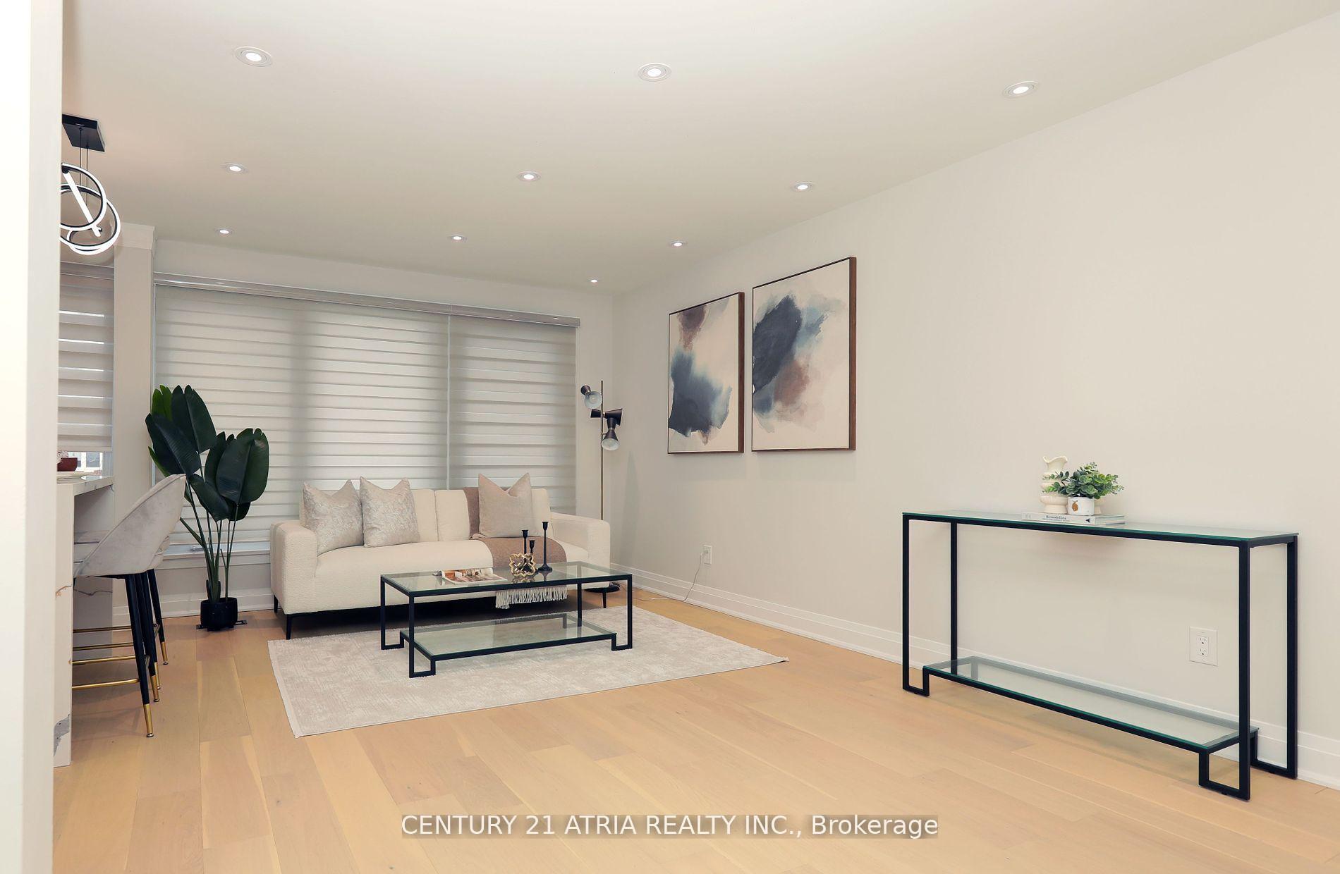 Property Photo:  67 Tecumseh Drive  ON L4G 2X2 