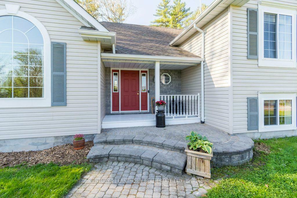 Property Photo: 71 Waddingham Road ON K0K 2N0
