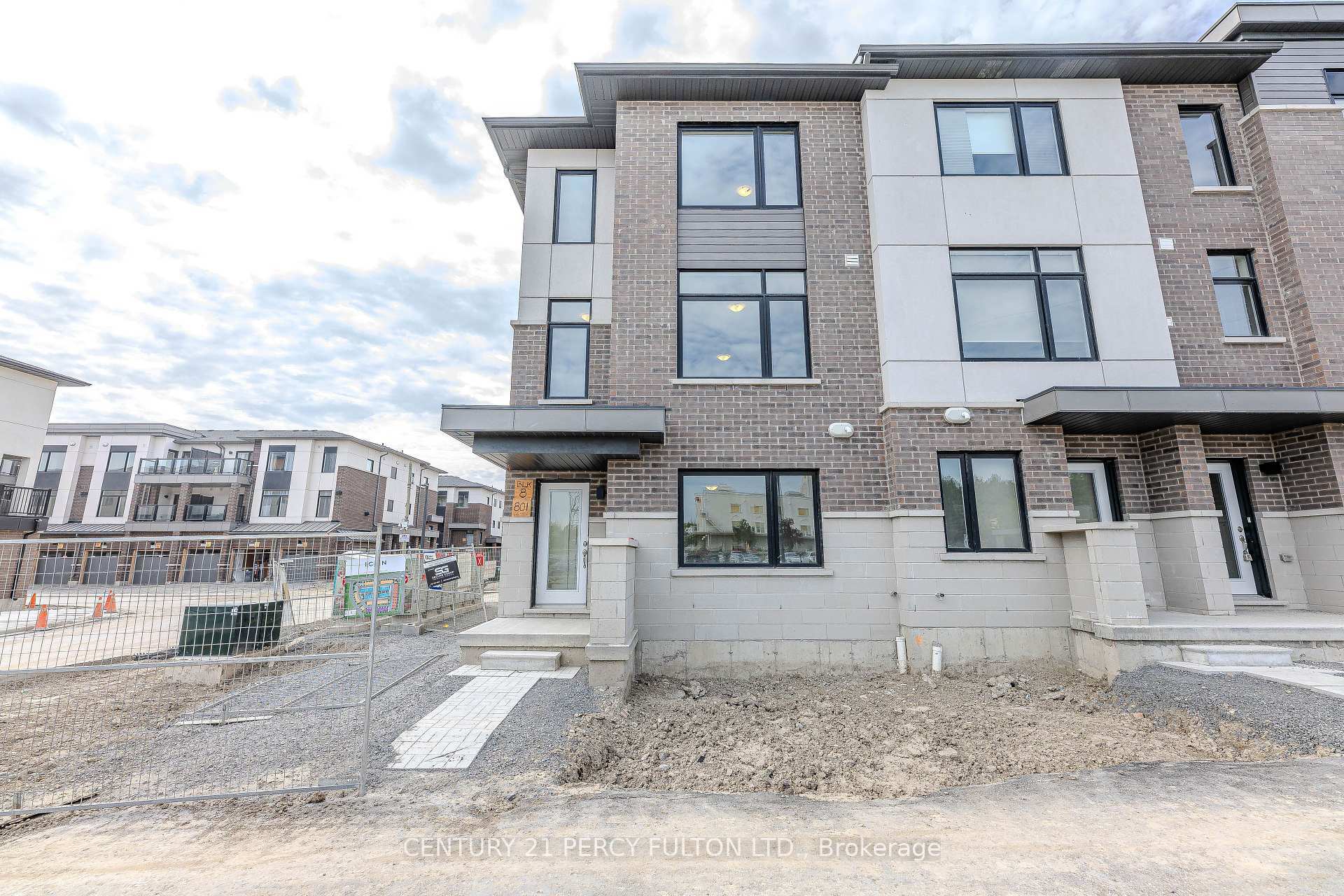 1695 Dersan Street 809  Pickering ON L1V 2P8 photo