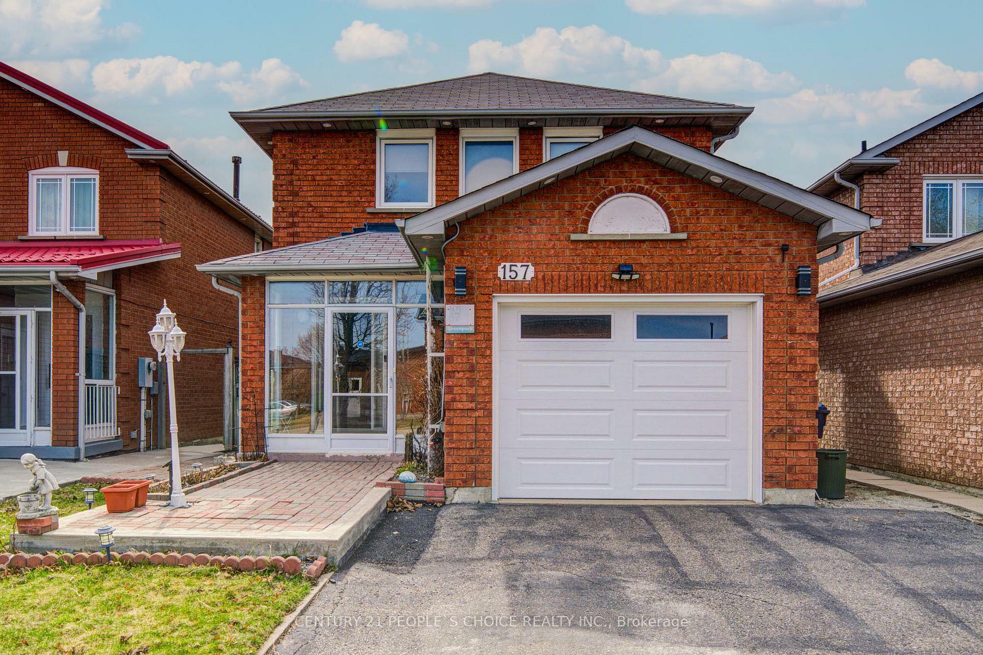 Photo de la propriété: 157 Cinrickbar Drive ON M9W 6W8