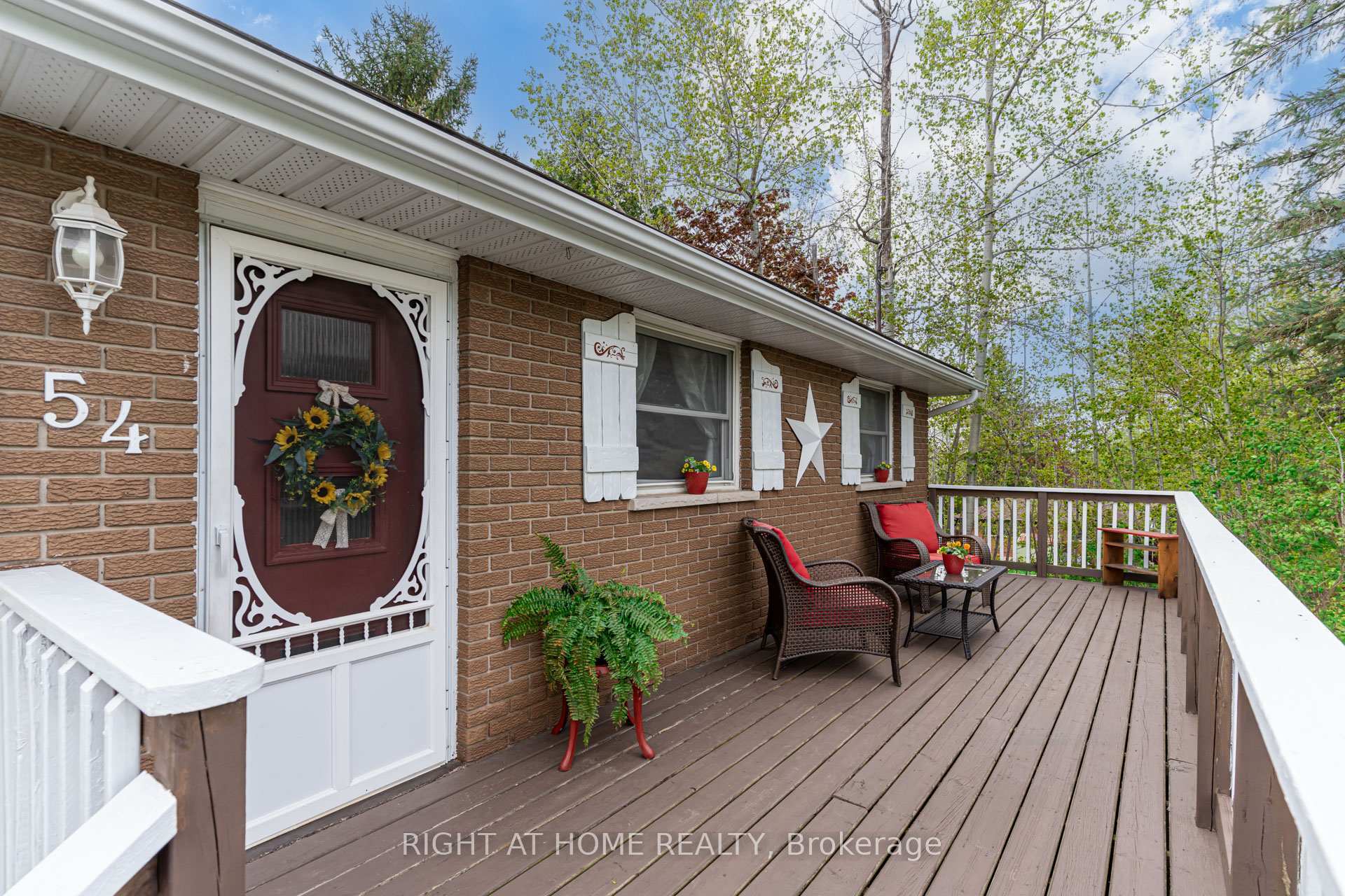 Photo de la propriété: 54 Cook Street ON L7J 1Z4