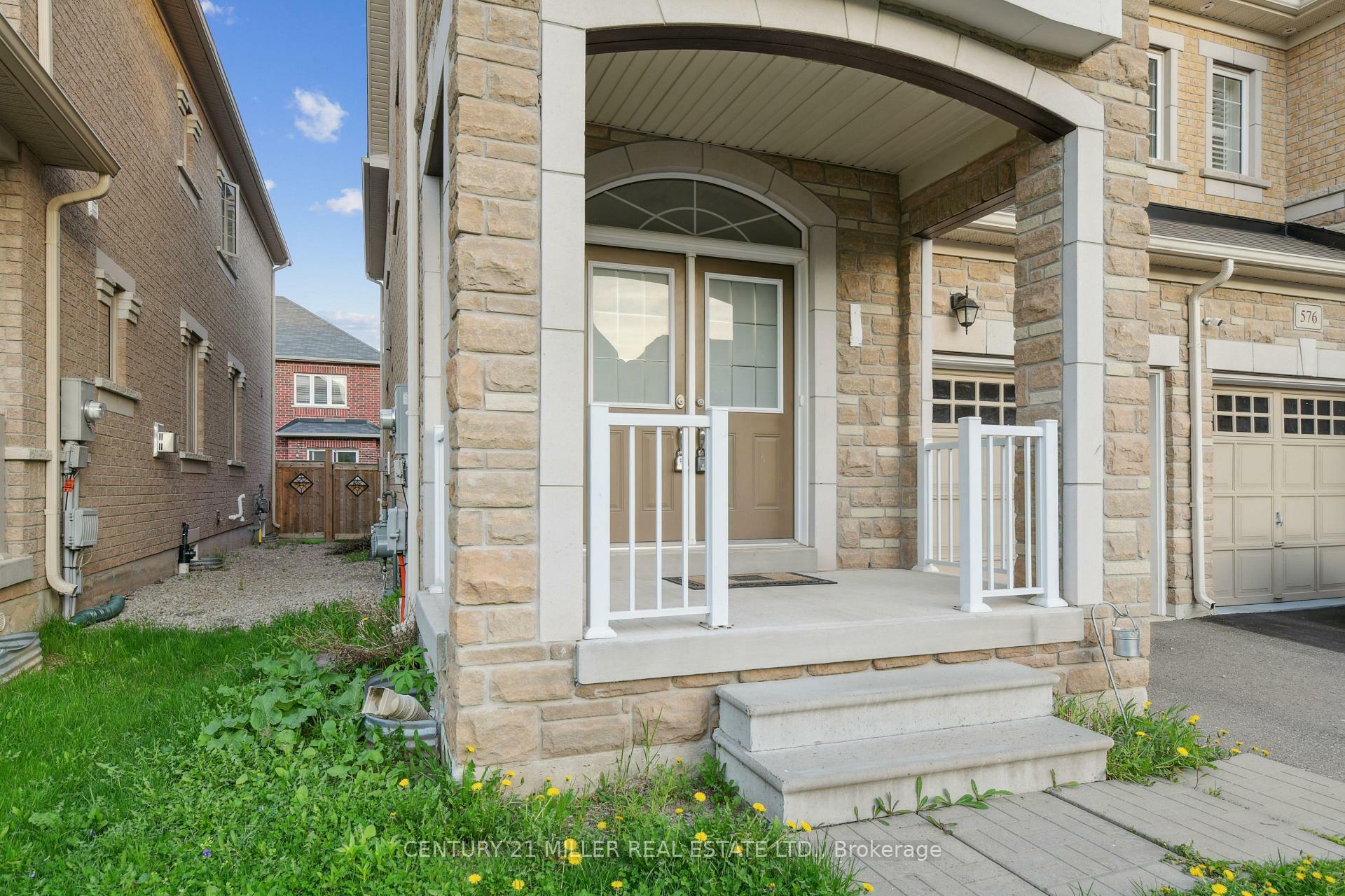 Property Photo: 574 Settlers Road W ON L6M 1N7