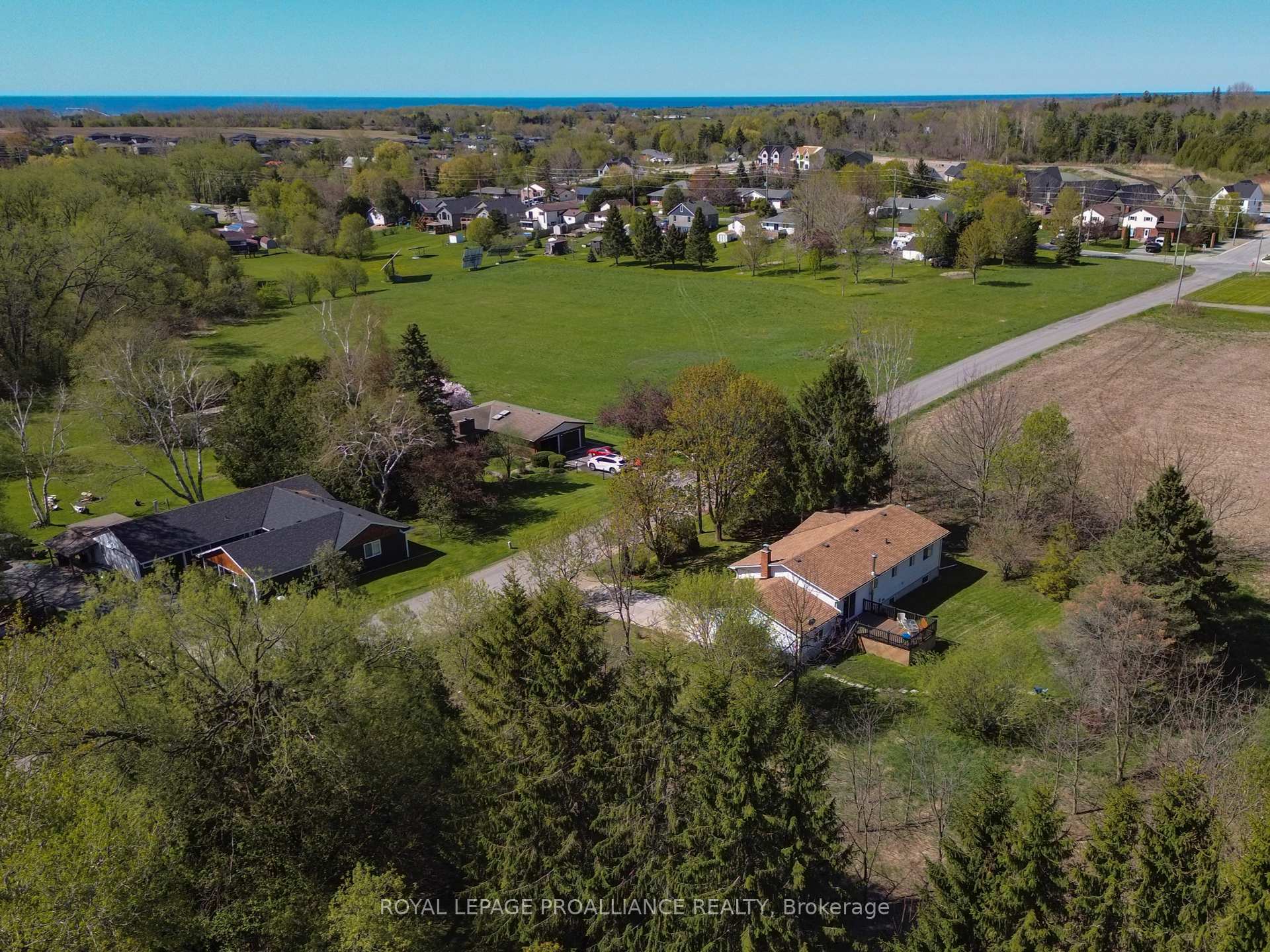 Property Photo: 23 Scott Street ON K0K 1S0