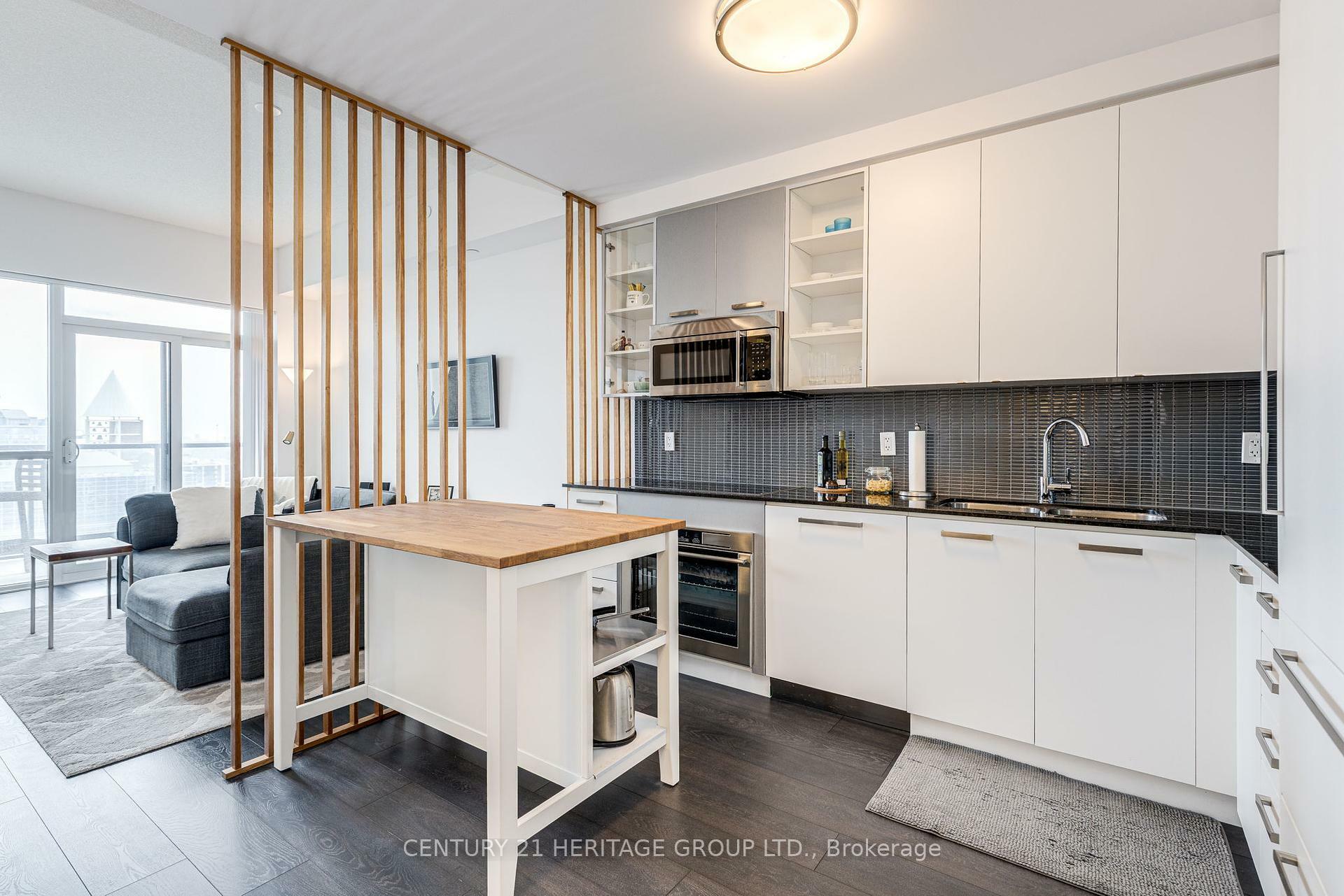 Photo de la propriété: 5168 Yonge Street 3701 ON M2N 0G1