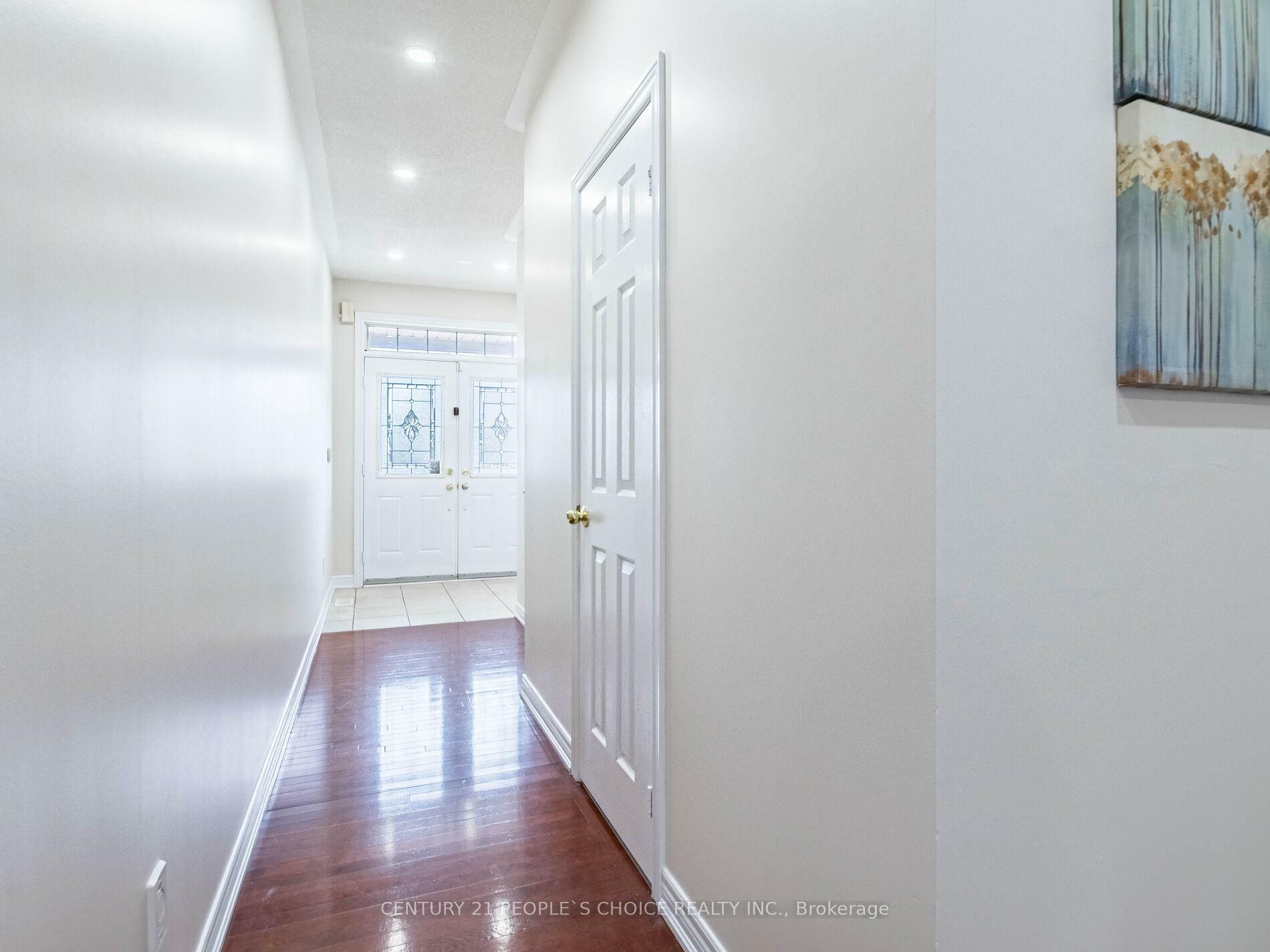 Photo de la propriété: 74 Crystalview Crescent ON L6P 2S3