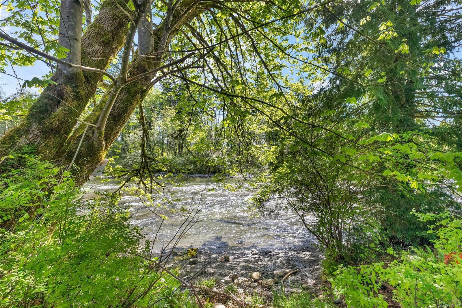 Property Photo: 3730 James Cres BC V9J 1E9