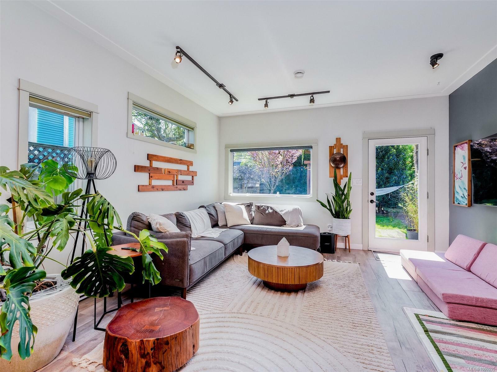 Property Photo: 282 Burnside Rd E BC V9A 1A3
