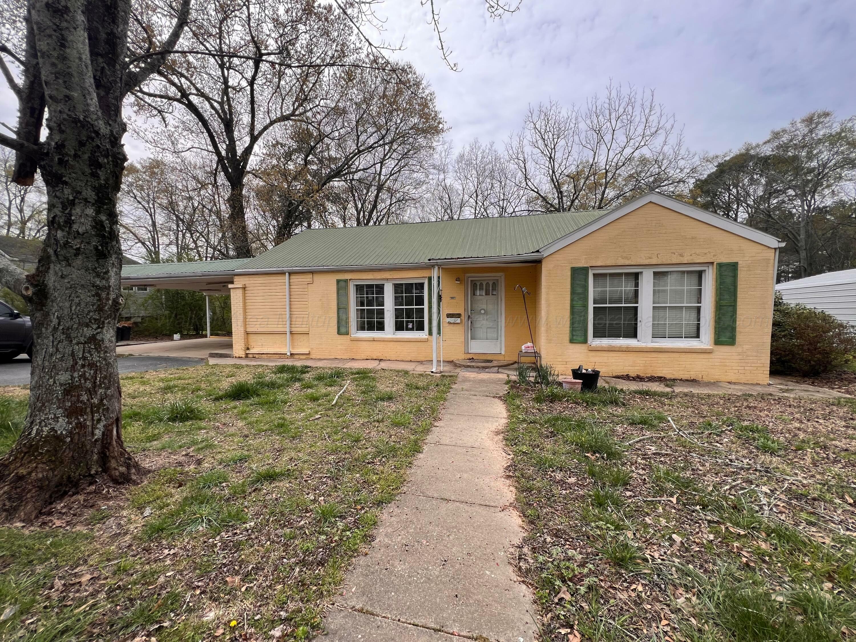 Property Photo: 2514 15th Ave AL 35565