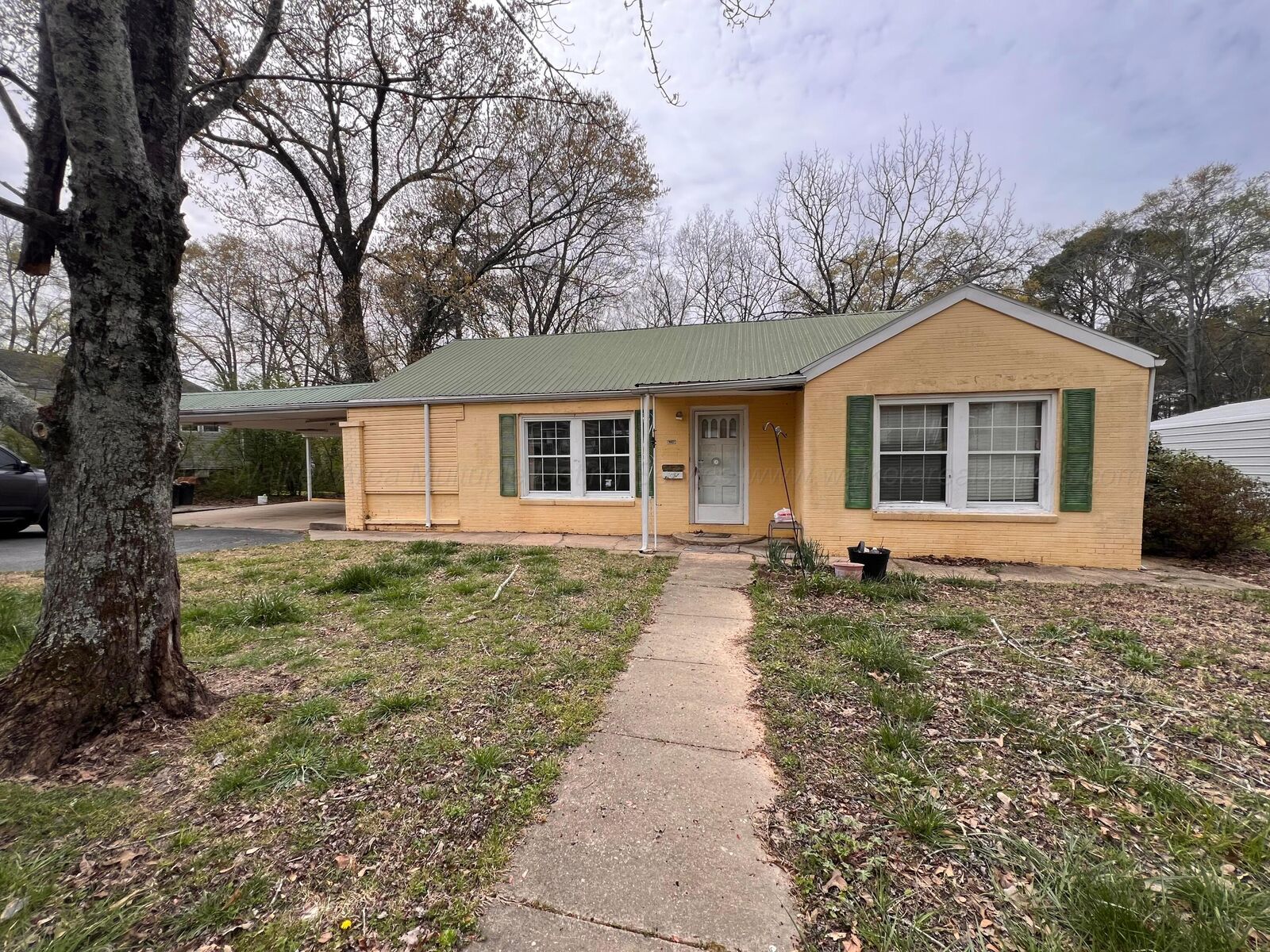 Property Photo:  2514 15th Ave  AL 35565 