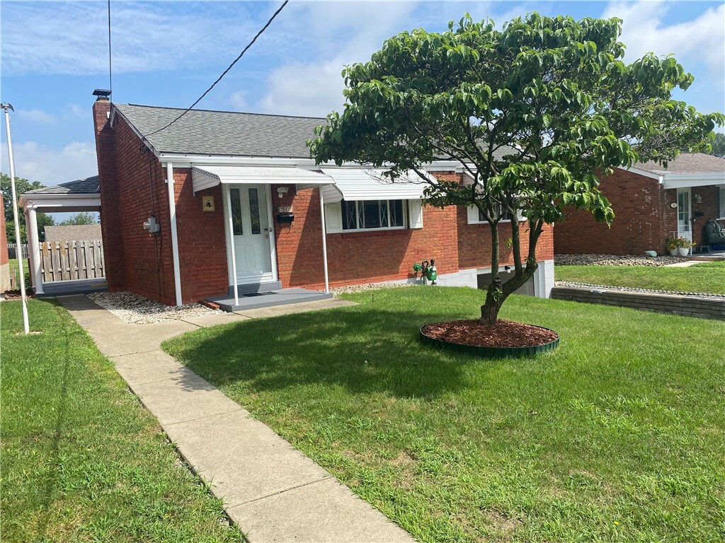Property Photo: 616 River Ridge Rd PA 15133
