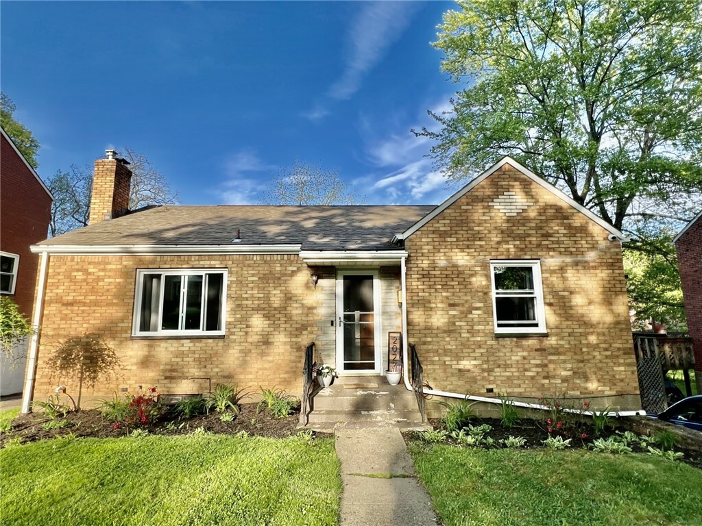 Property Photo: 2023 Palm Ave PA 15235