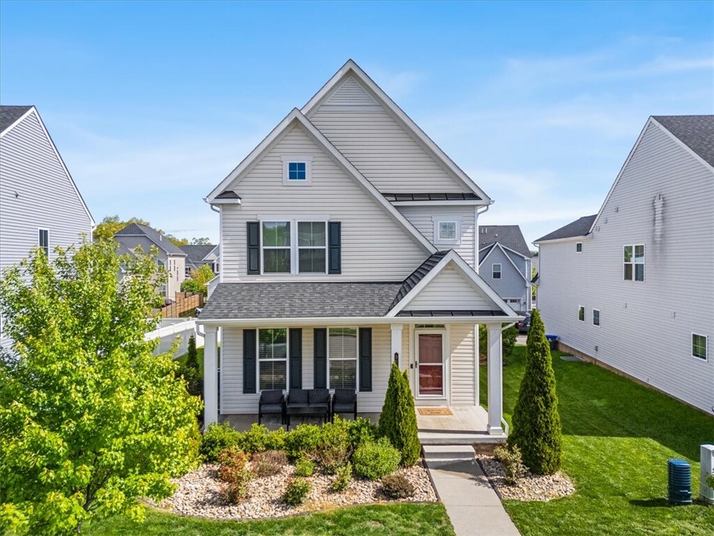 Property Photo: 909 Twilight St PA 16066