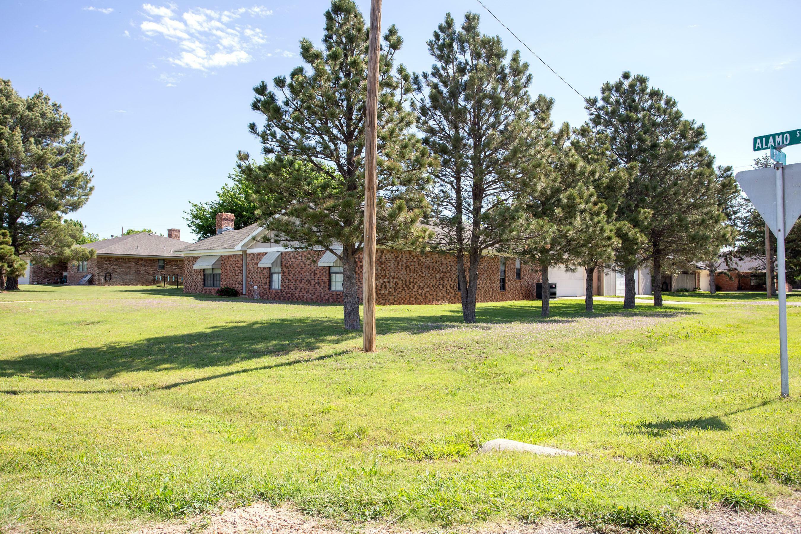 Property Photo: 505 Alamo Street TX 79019