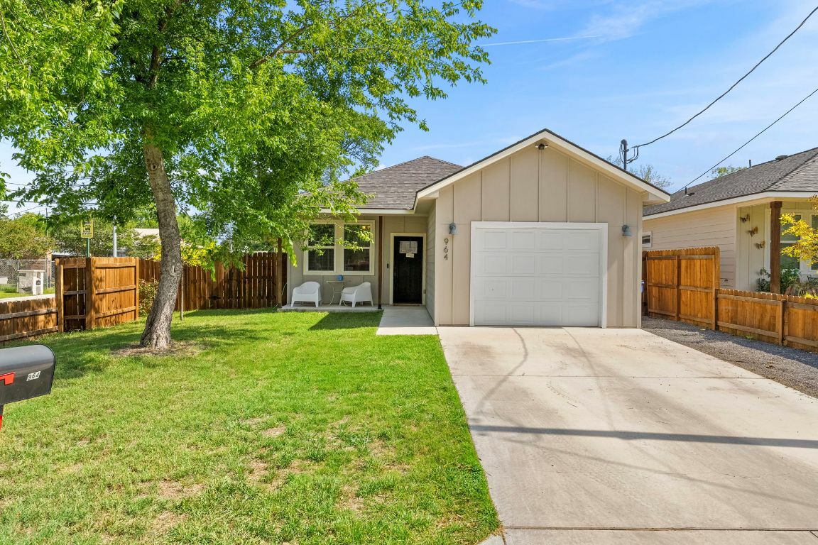 964 Allende Street  Seguin TX 78155 photo