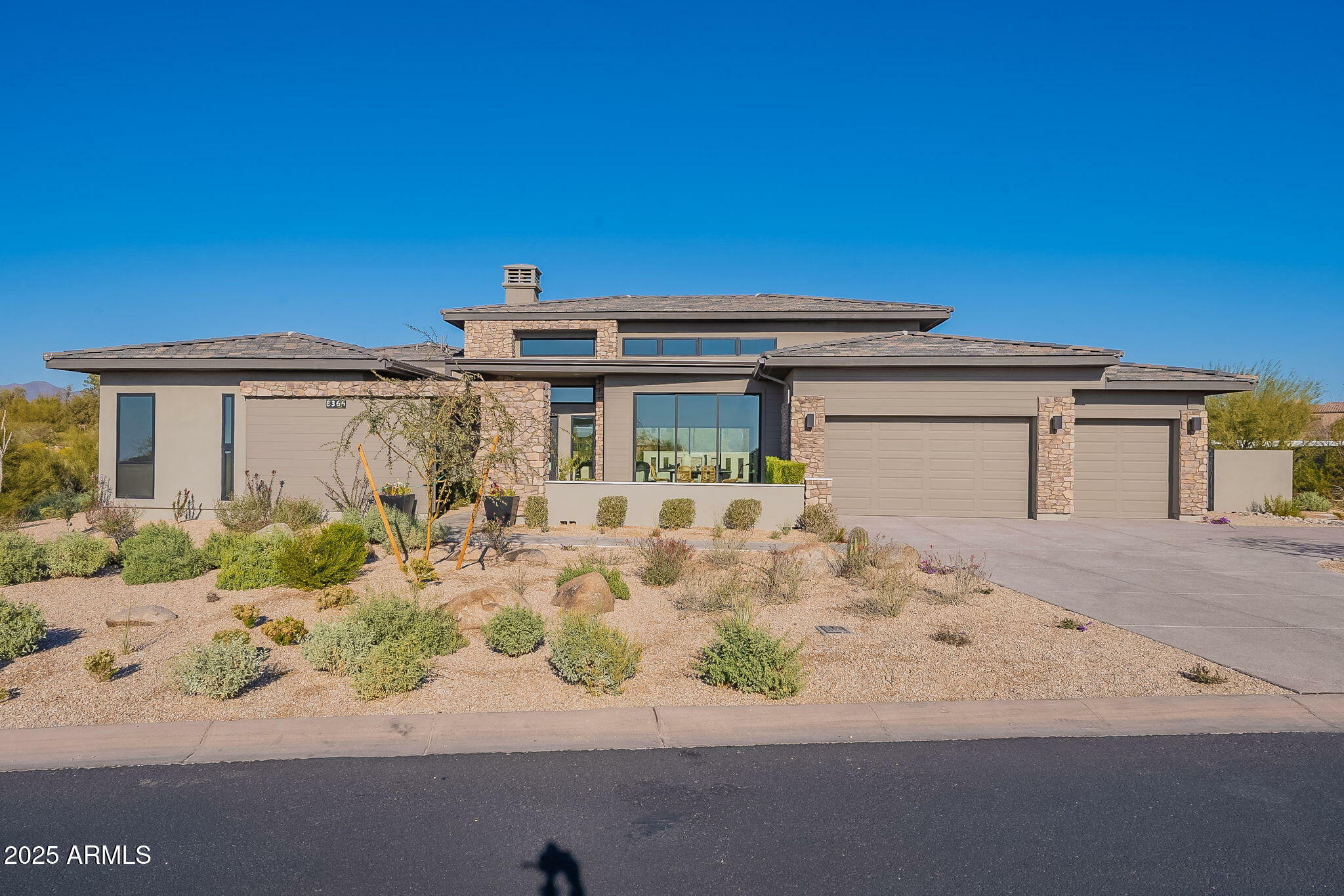 Property Photo: 8366 E Old Paint Trail 3 AZ 85266