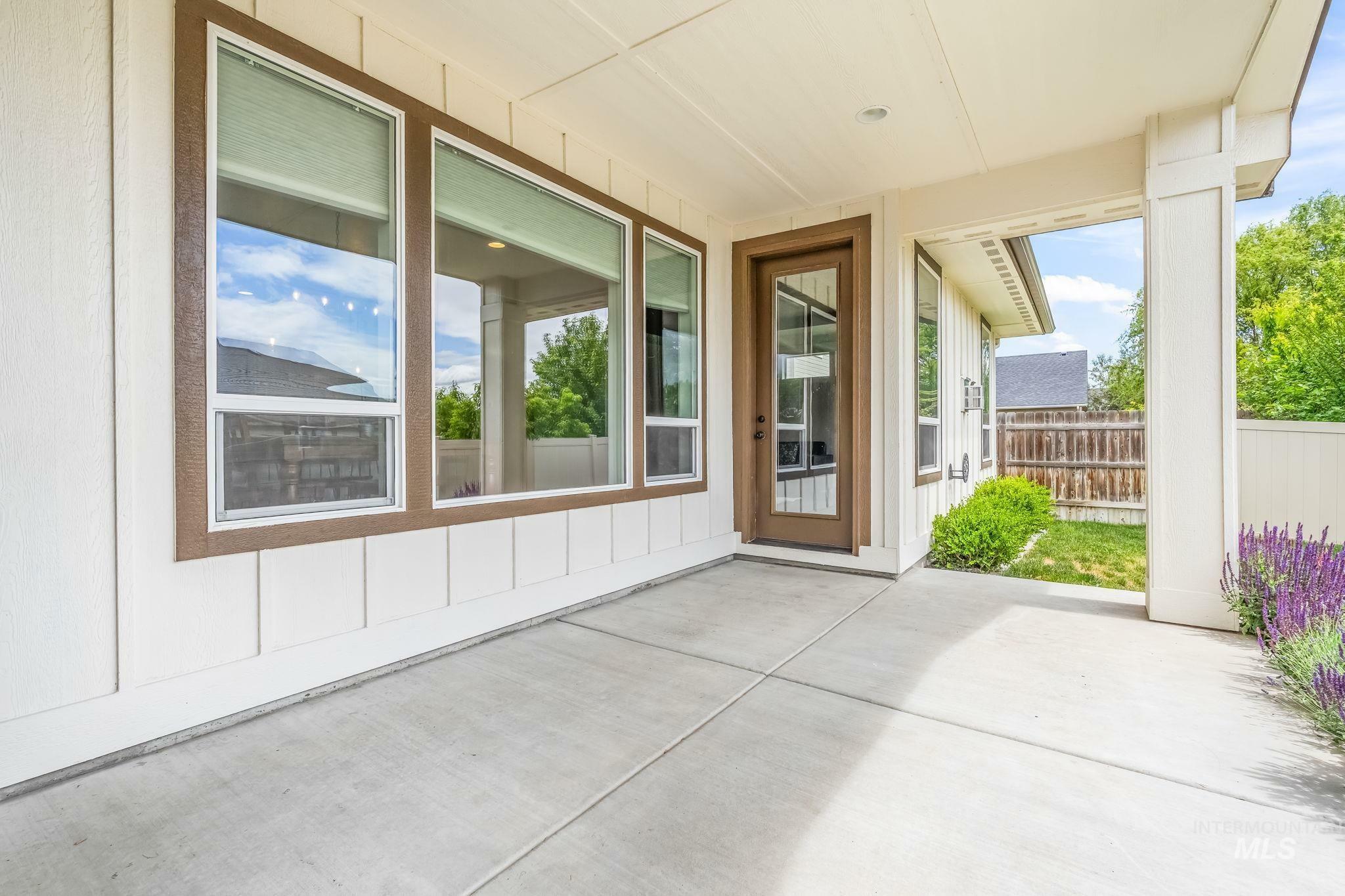 Property Photo: 871 W Trine Loop ID 83686