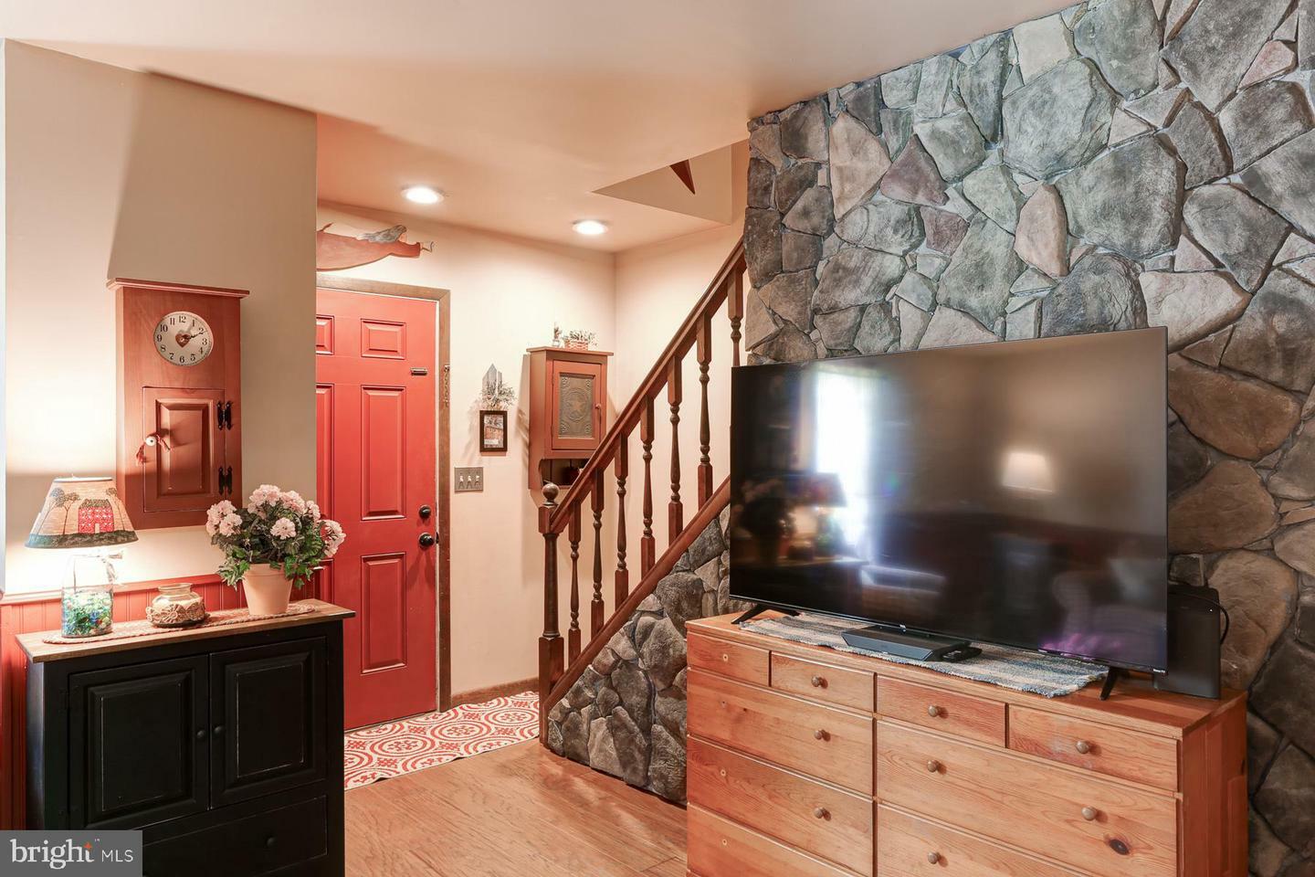 Property Photo: 107 S Clay Street PA 17547