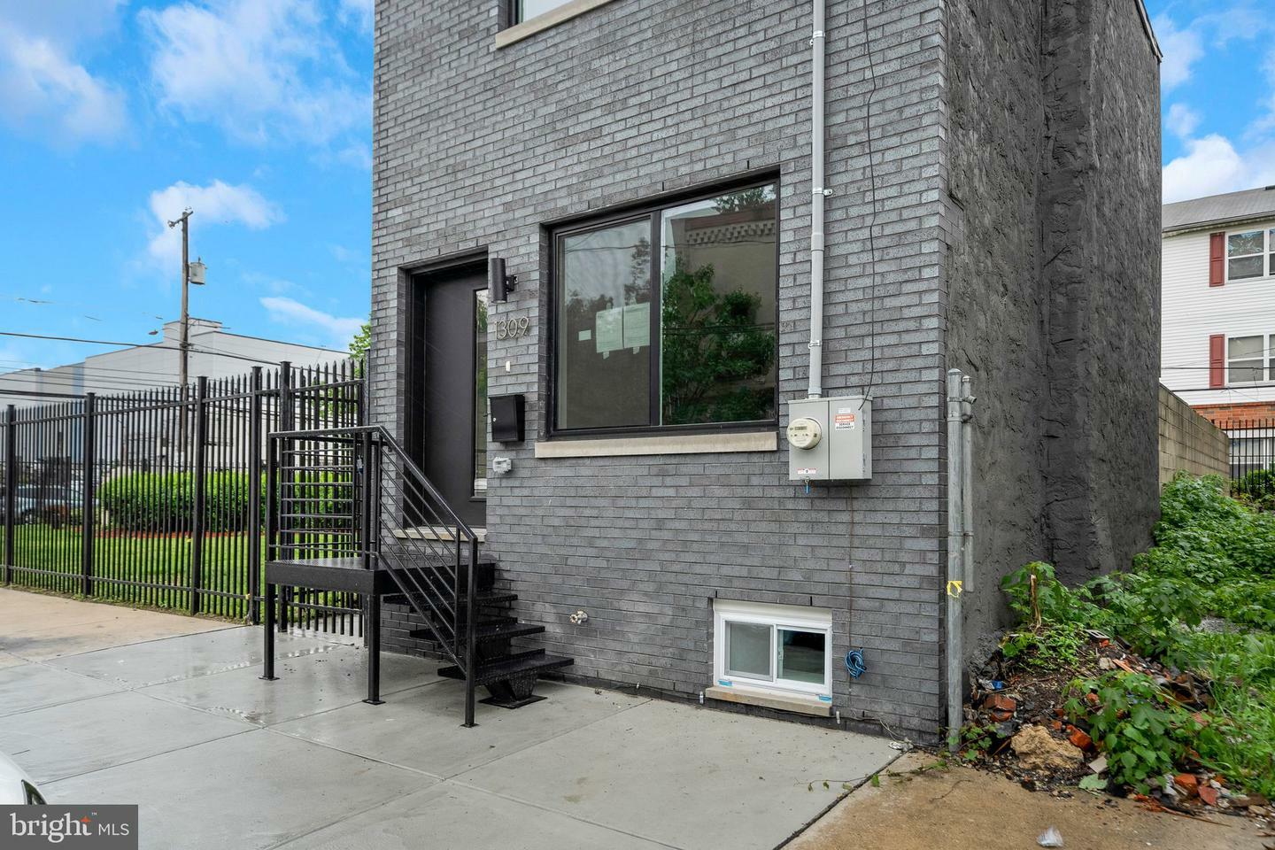 Property Photo: 1309 S 32nd Street PA 19146