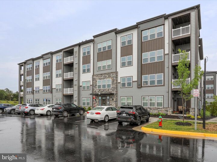 Property Photo:  140 McCormick Circle 302  VA 22602 