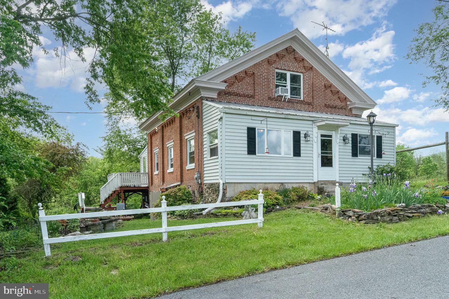 Property Photo: 990 Town Hill Road PA 17372