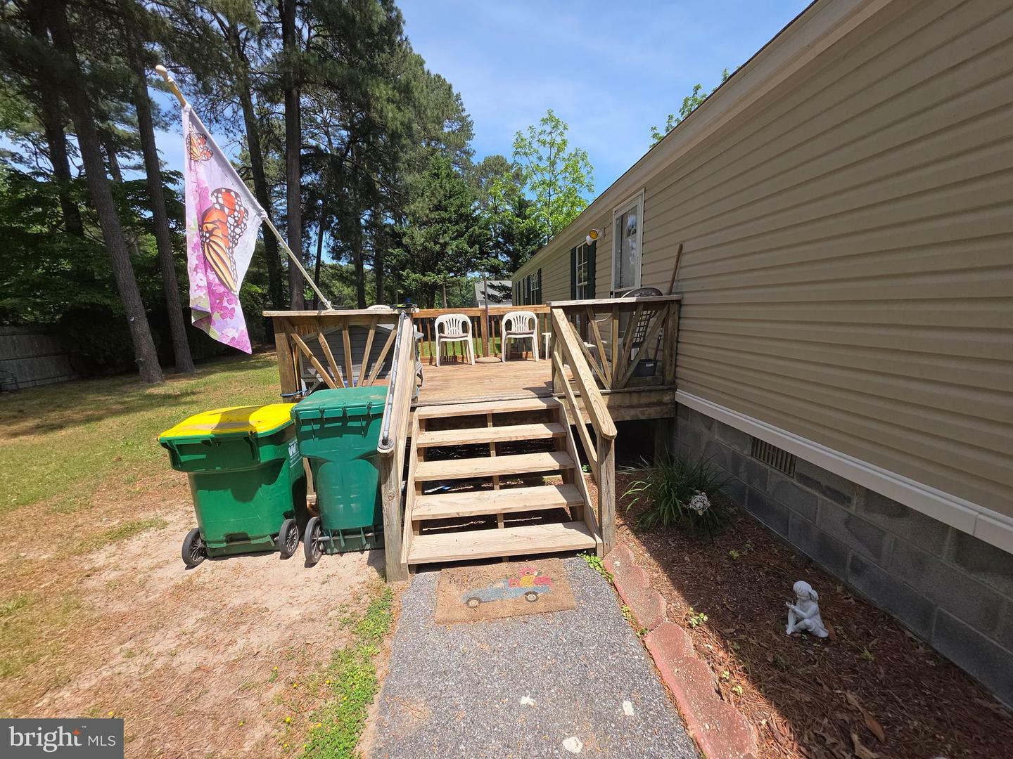 Property Photo: 207 N Lake Drive DE 19968