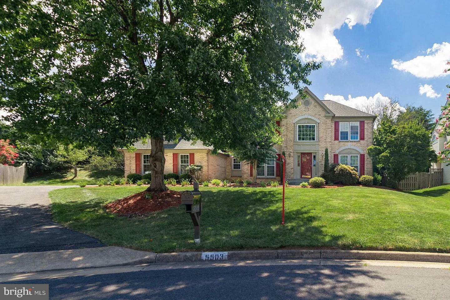 Property Photo: 5503 Chestermill Court VA 22030