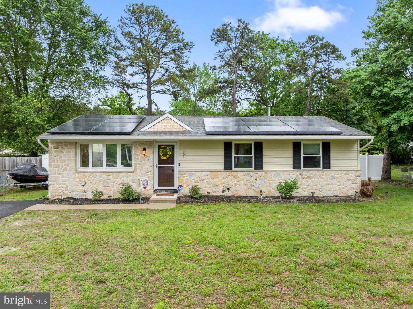 Property Photo: 307 Seminole Trail NJ 08015