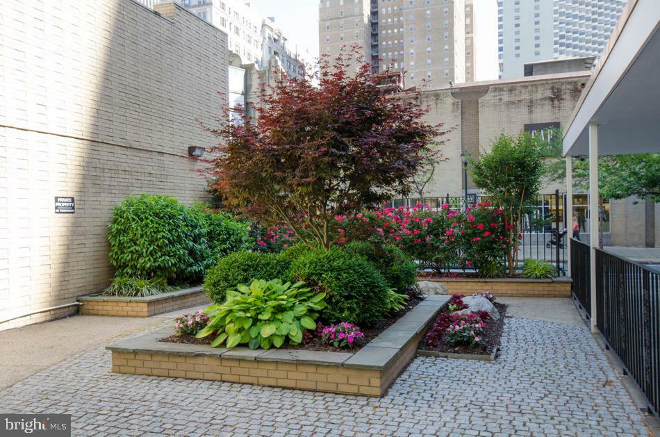 Property Photo: 1919 Chestnut Street 523-524 PA 19103