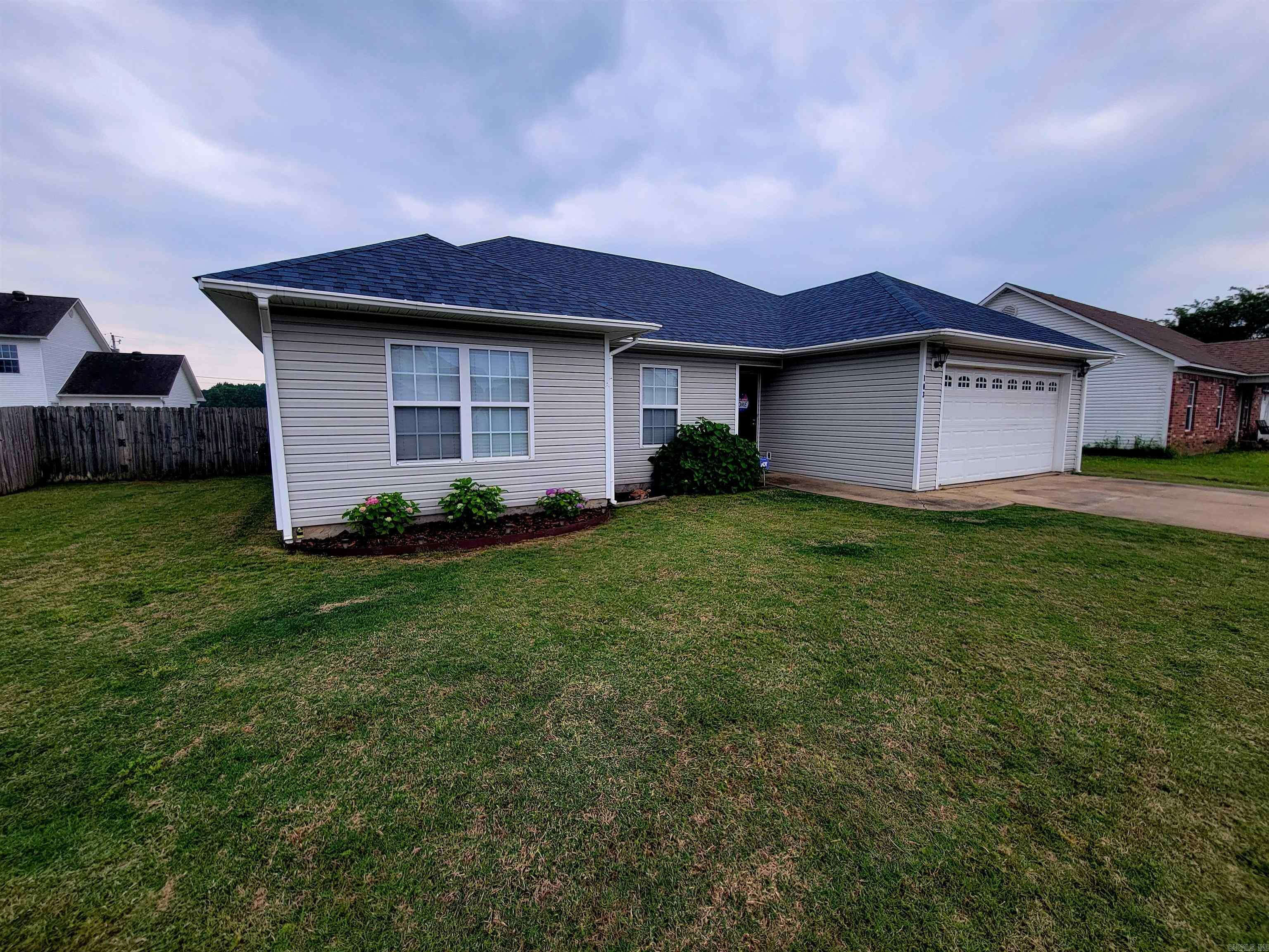 Property Photo: 103 Lake Court AR 72012