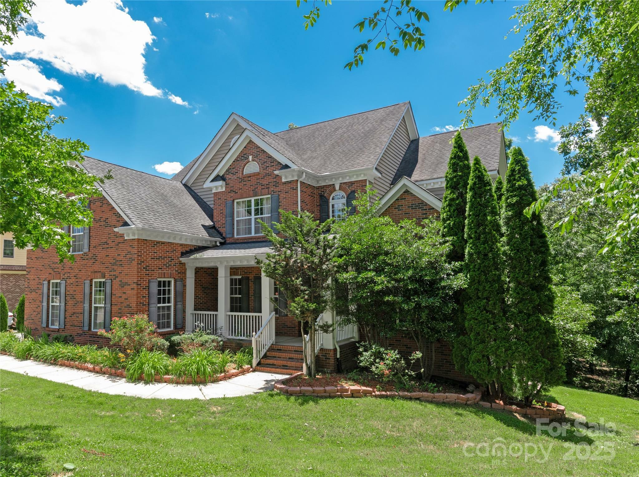 Property Photo: 8914 Landsdowne Avenue NC 28075