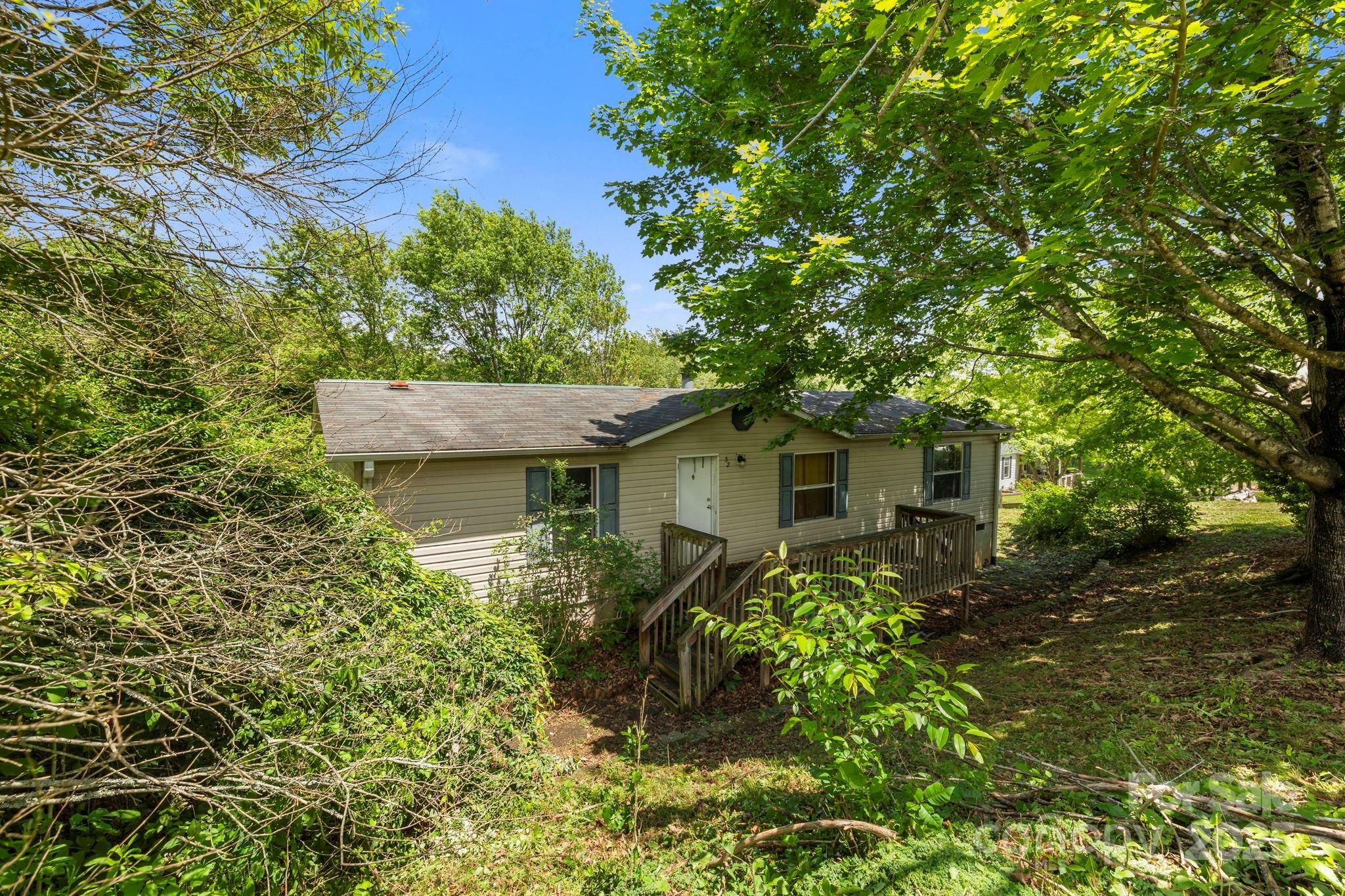 Property Photo: 32 Crosswinds Drive NC 28748