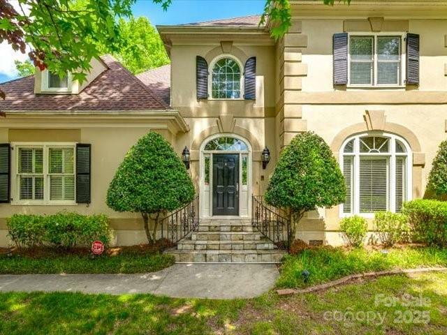 Property Photo: 15618 Eagleview Drive NC 28278