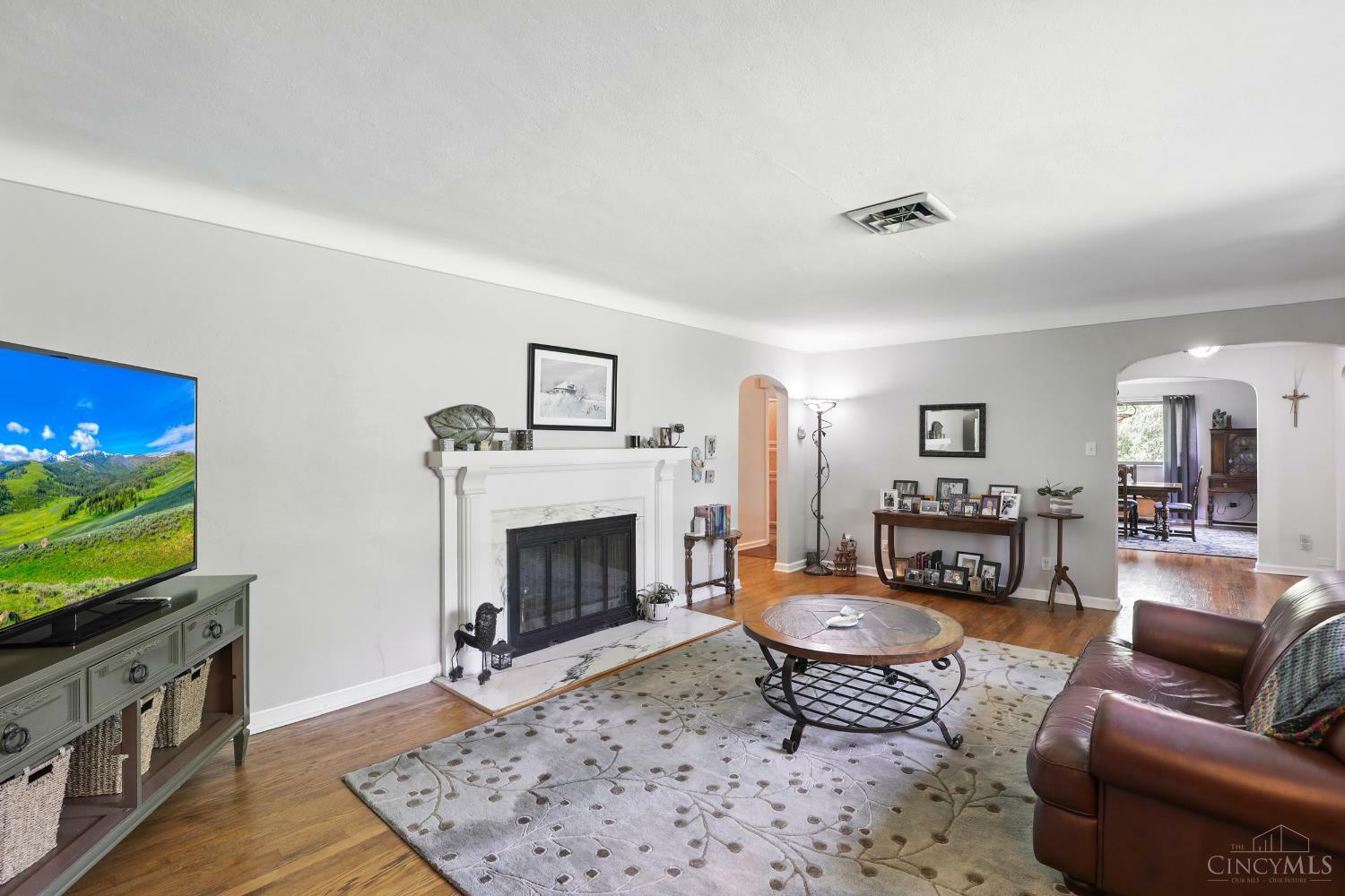 Property Photo: 2800 Dunaway Avenue OH 45211