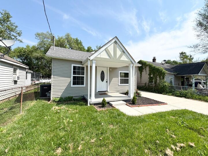 Property Photo: 1613 Sheridan Avenue OH 45044