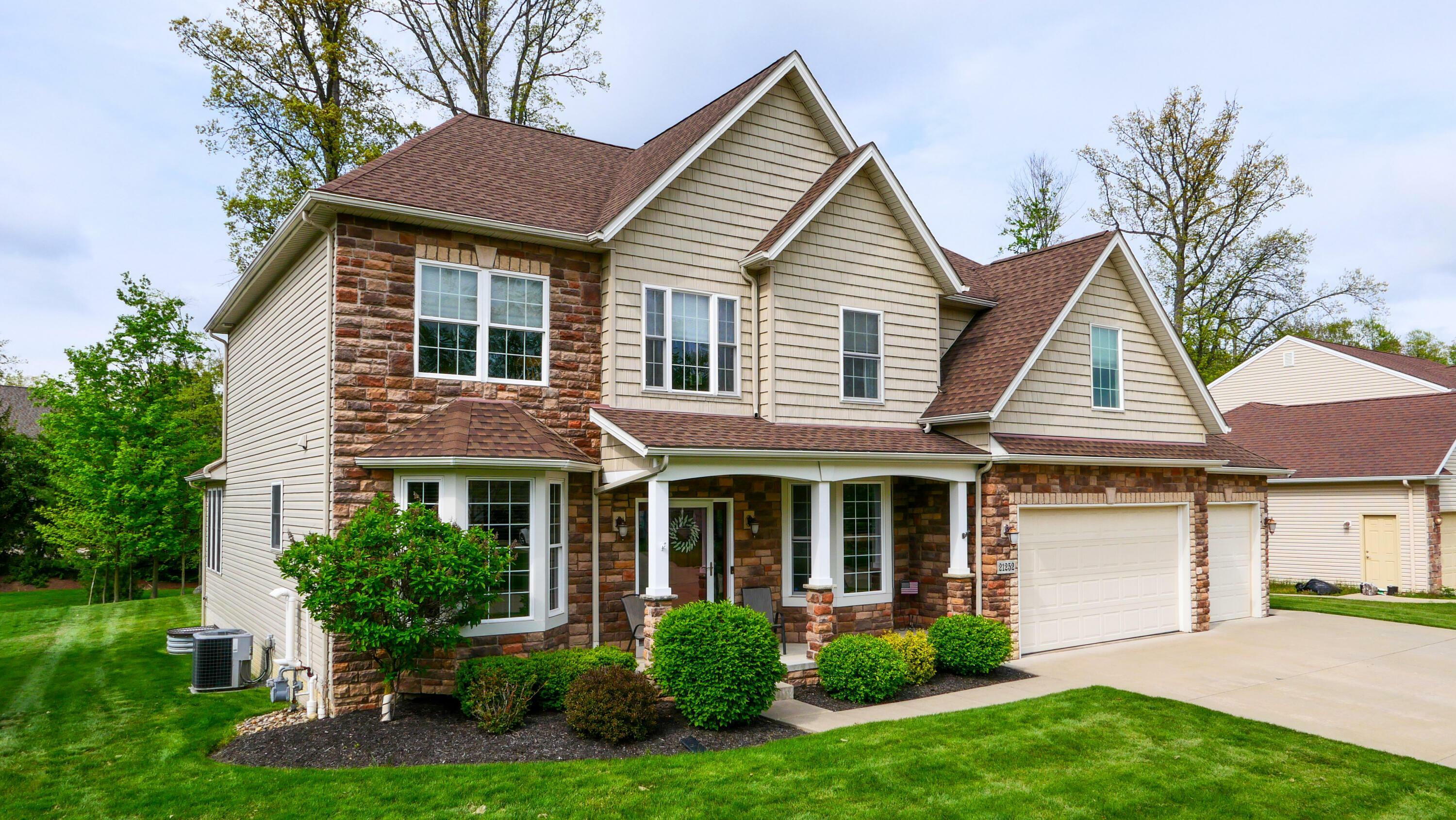 Property Photo: 21252 Breckenridge Lane OH 44149