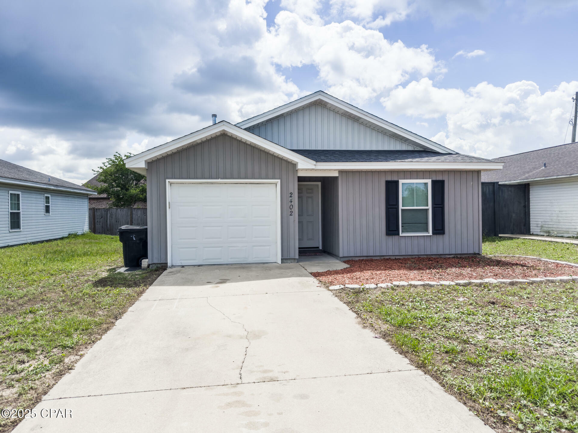 Property Photo: 2402 Quiet Oaks Drive FL 32405