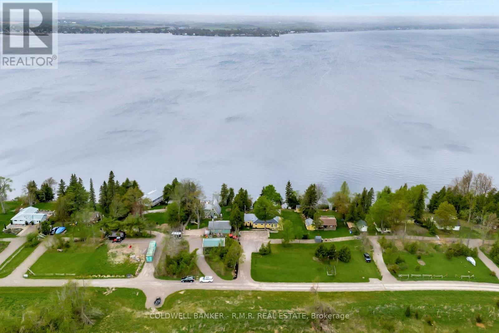 Photo de la propriété: 22 Arbour Street ON K9V 4R3